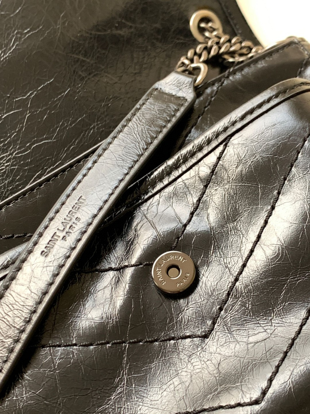 YSL NIKI BABY IN VINTAGE LEATHER BLACK 21x16x7.5cm - Image 8