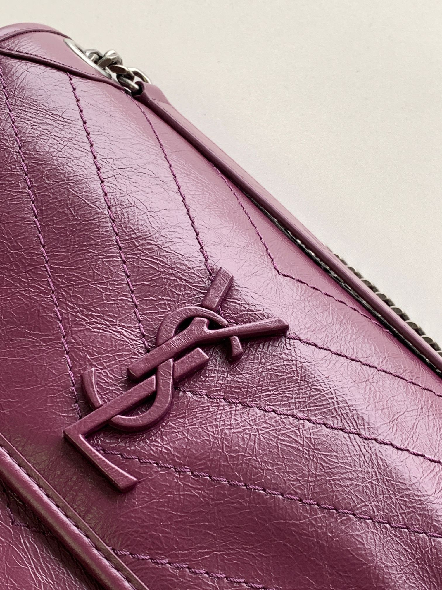 YSL NIKI MEDIUM IN VINTAGE LEATHER PURPLE 11 X 7.8 X 3.3 INCHES - Image 6