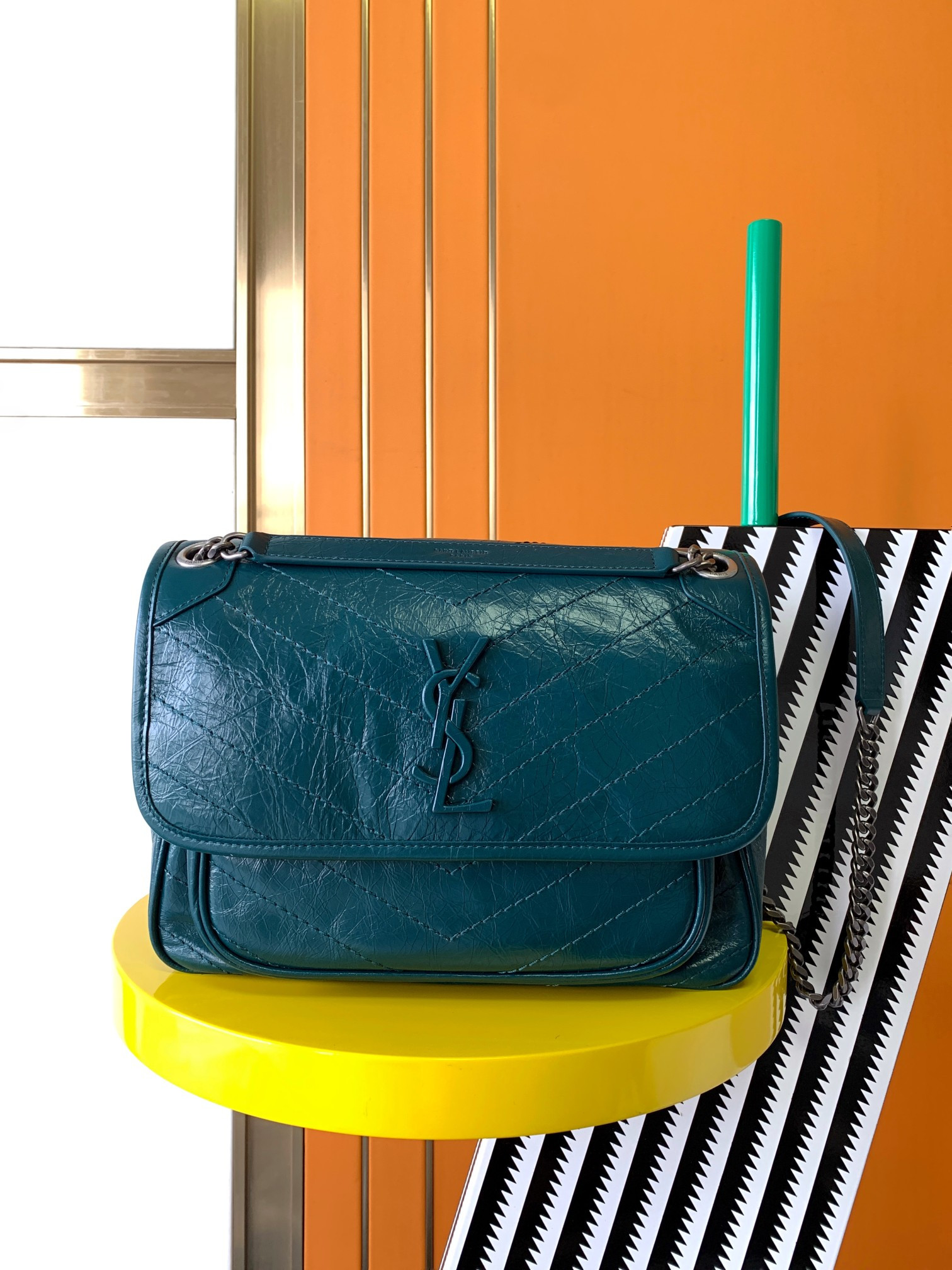 YSL NIKI MEDIUM IN VINTAGE LEATHER 11 X 7.8 X 3.3 INCHES - Image 2