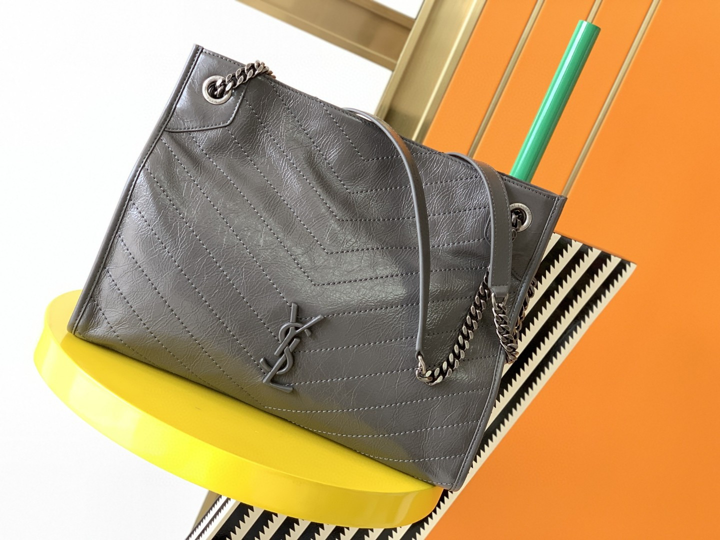 YSL NIKI SHOPPING IN VINTAGE LEATHER GRAY 12.9 X 10.6 X 4.5 INCHES - Image 2
