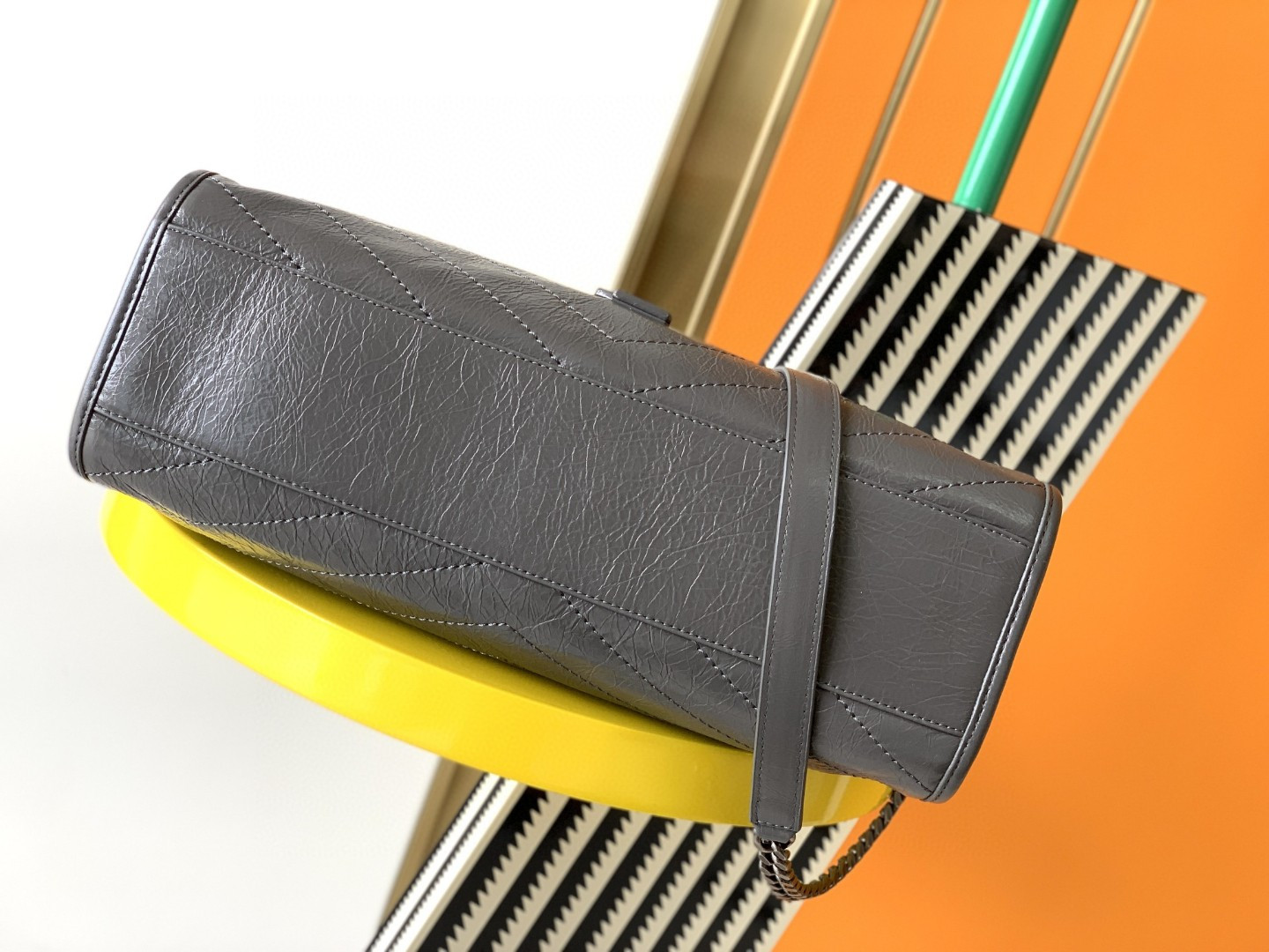 YSL NIKI SHOPPING IN VINTAGE LEATHER GRAY 12.9 X 10.6 X 4.5 INCHES - Image 4