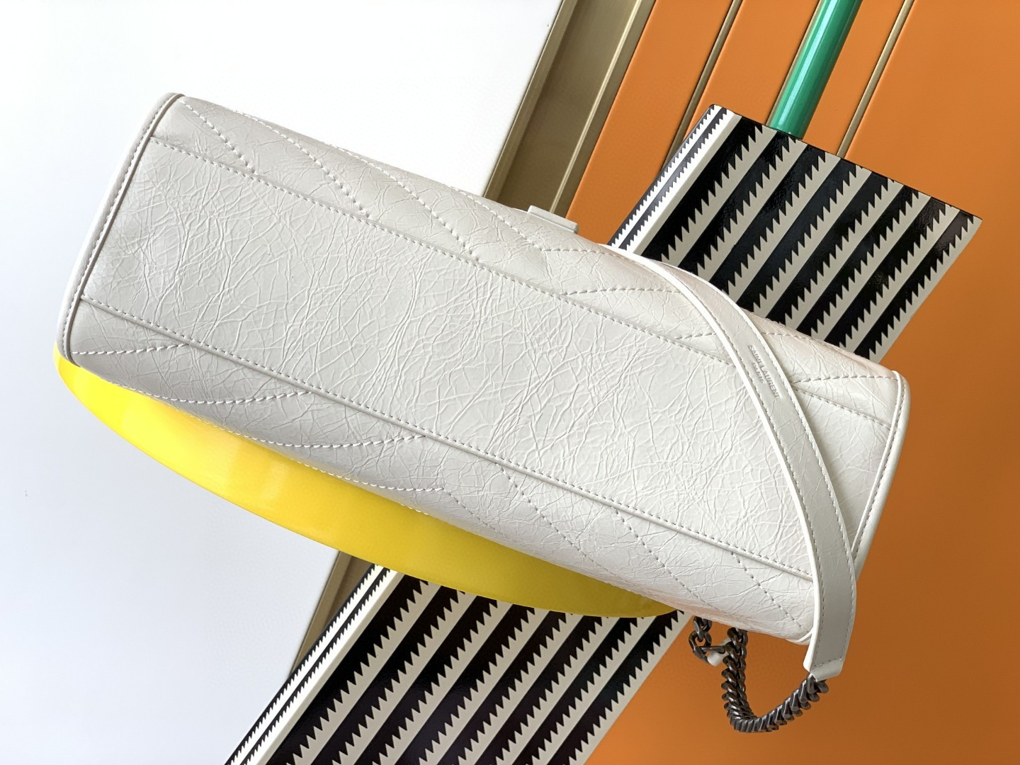 YSL NIKI SHOPPING IN VINTAGE LEATHER WHITE 12.9 X 10.6 X 4.5 INCHES - Image 4