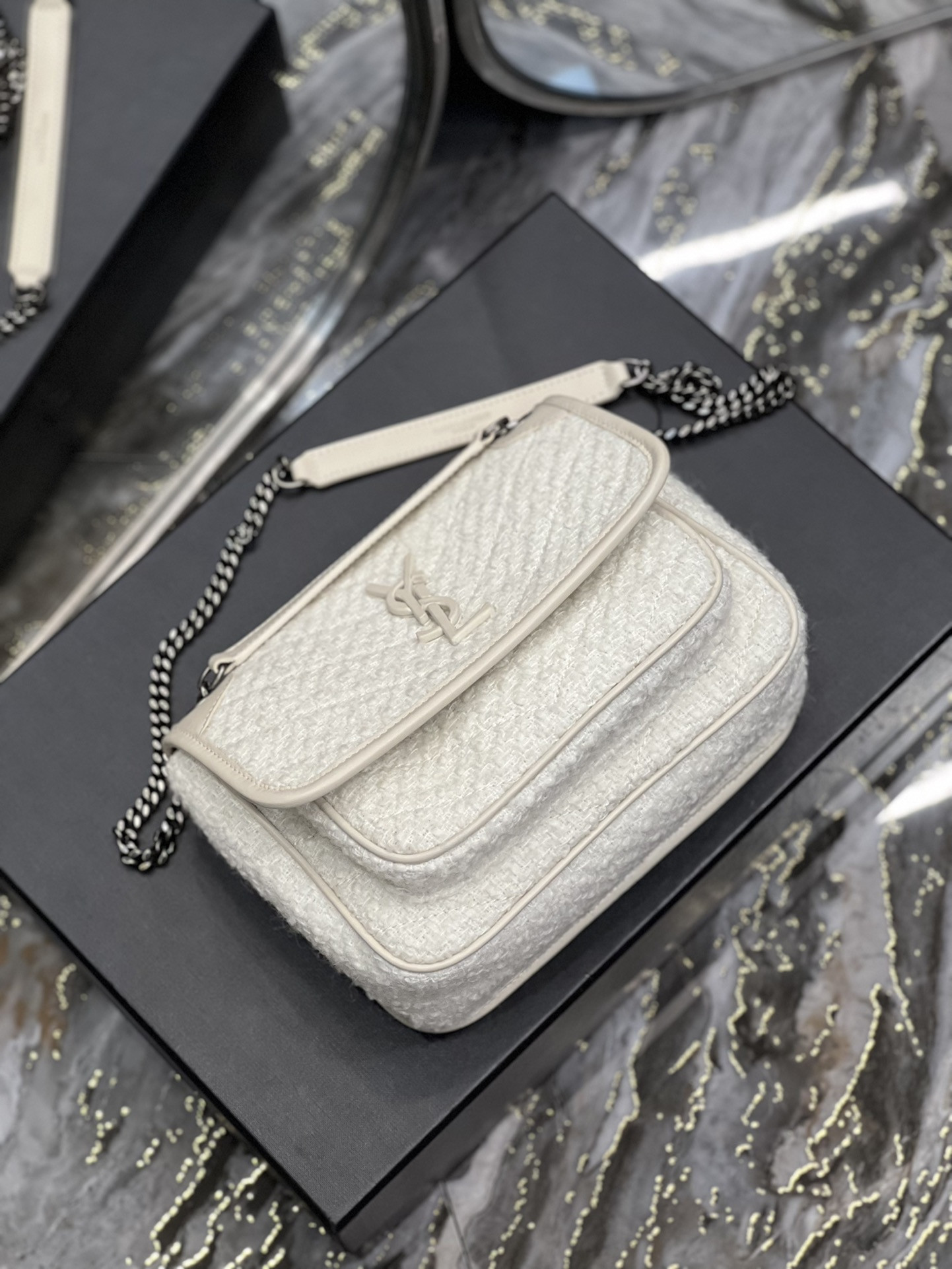 YSL NIKI MEDIUM IN WHITE 11 X 7.8 X 3.3 INCHES - Image 7