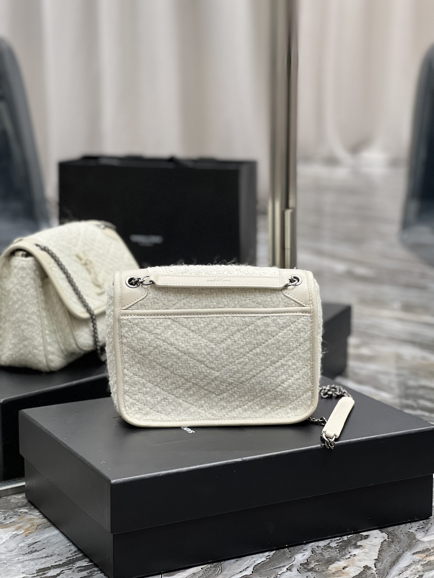 YSL NIKI MEDIUM IN WHITE 11 X 7.8 X 3.3 INCHES - Image 10