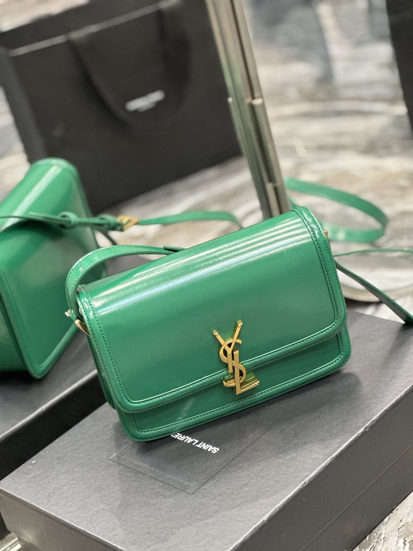 YSL SOLFERINO MEDIUM SATCHEL IN BOX SAINT LAURENT GREEN 9.1 X 6.3 X 2.4 INCHES - Image 4