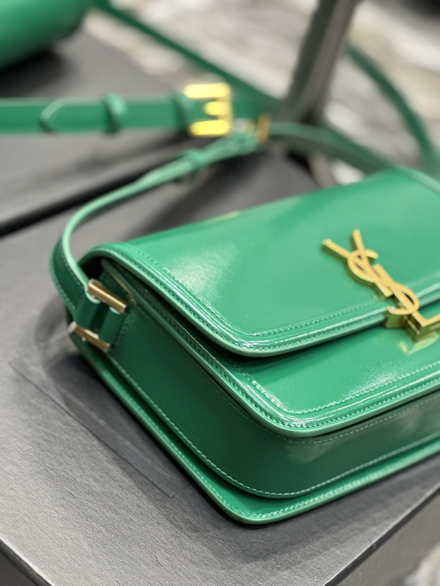 YSL SOLFERINO MEDIUM SATCHEL IN BOX SAINT LAURENT GREEN 9.1 X 6.3 X 2.4 INCHES - Image 13