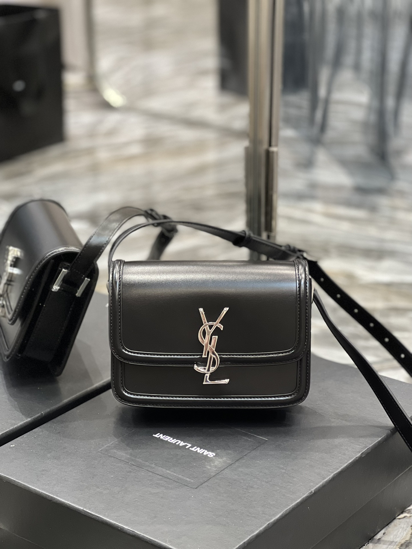 YSL SOLFERINO SMALL IN GLAZED LEATHER 7.4 X 5.1 X 1.9 INCHES - Image 2