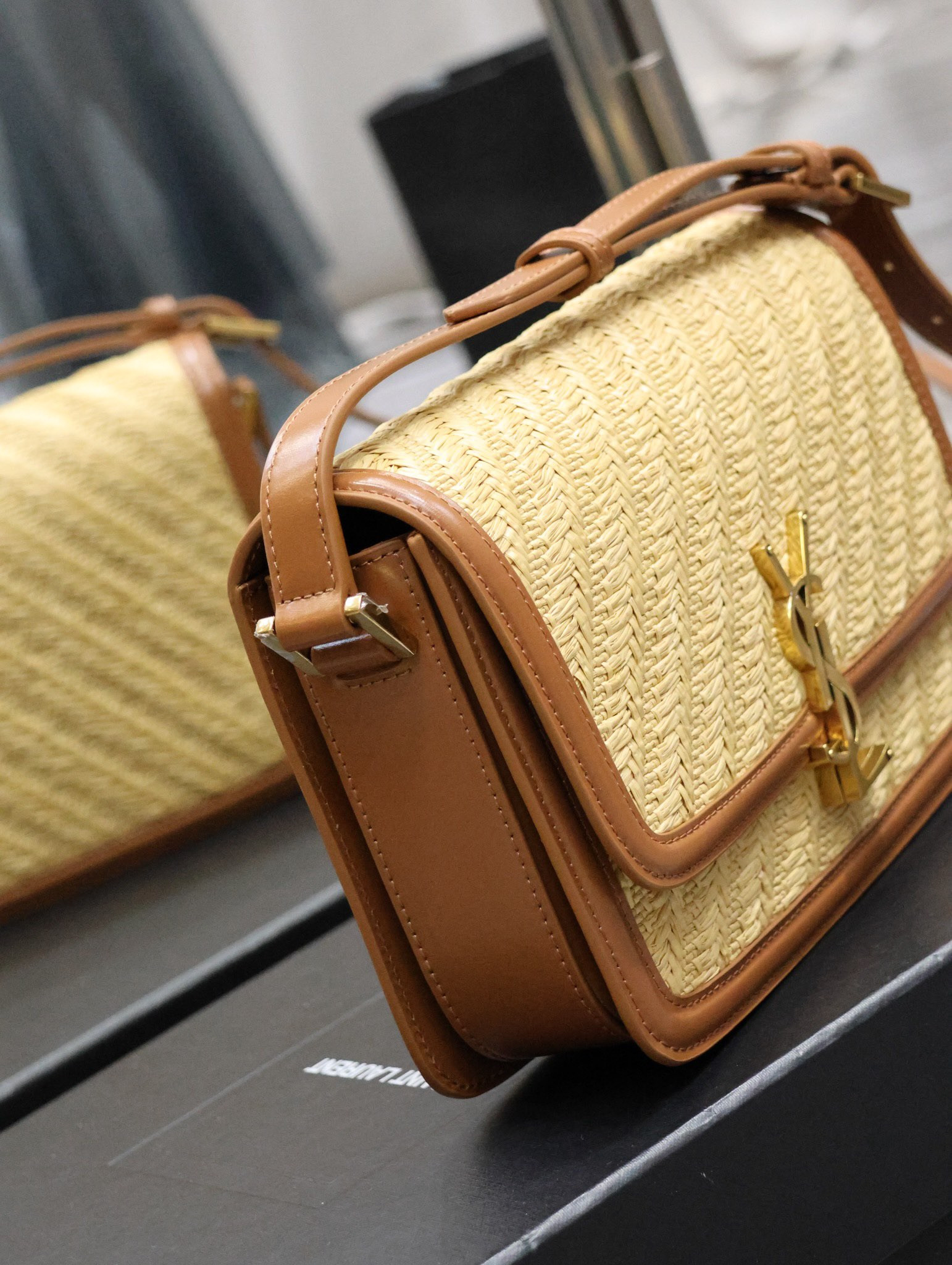 YSL SOLFERINO MEDIUM SATCHEL IN RAFFIA AND VEGETABLE-TANNED LEATHER NATURAL SAND AND BRICK 9.8 X 6.7 X 2 INCHES - Image 6