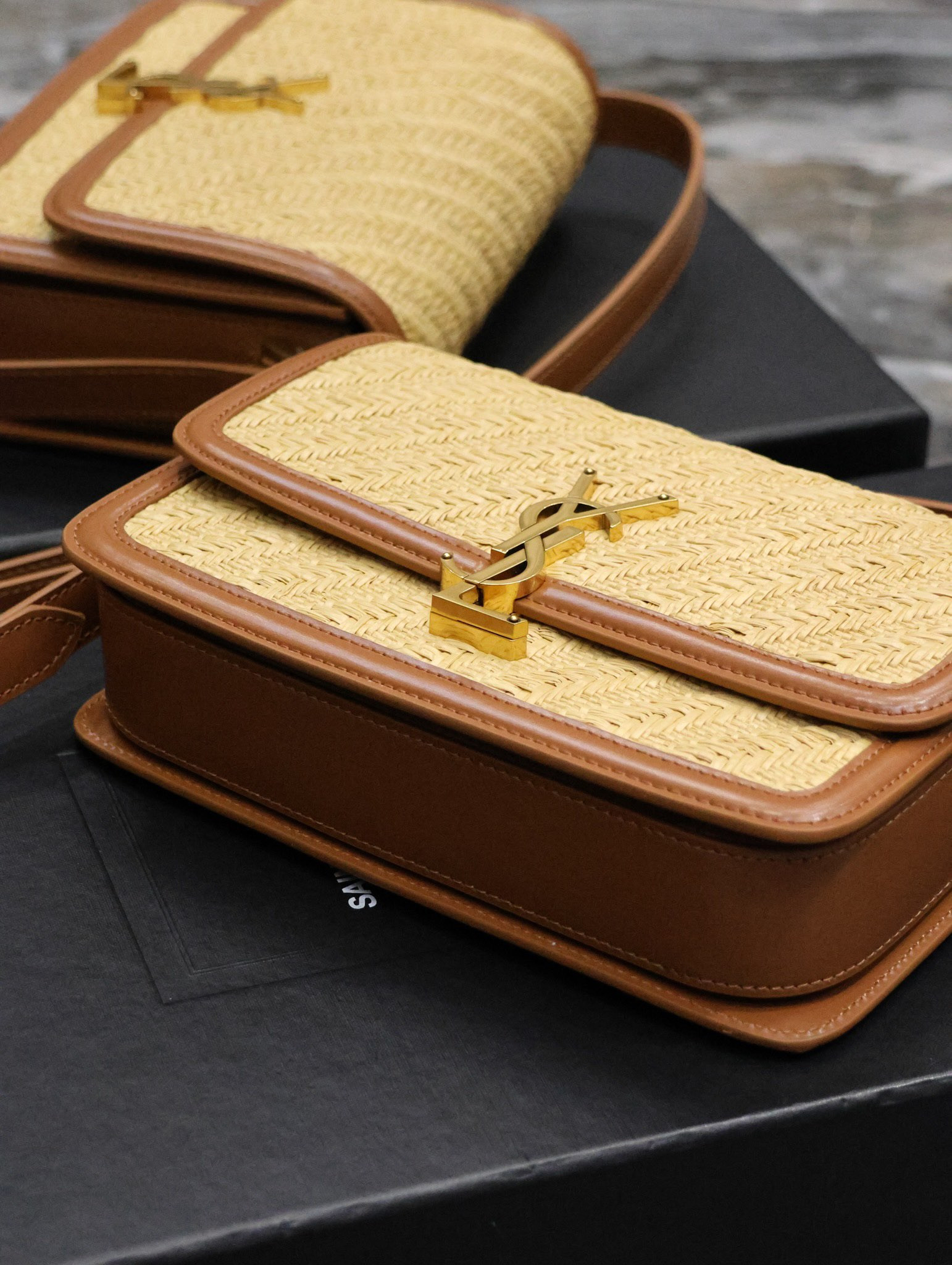 YSL SOLFERINO MEDIUM SATCHEL IN RAFFIA AND VEGETABLE-TANNED LEATHER NATURAL SAND AND BRICK 9.8 X 6.7 X 2 INCHES - Image 8