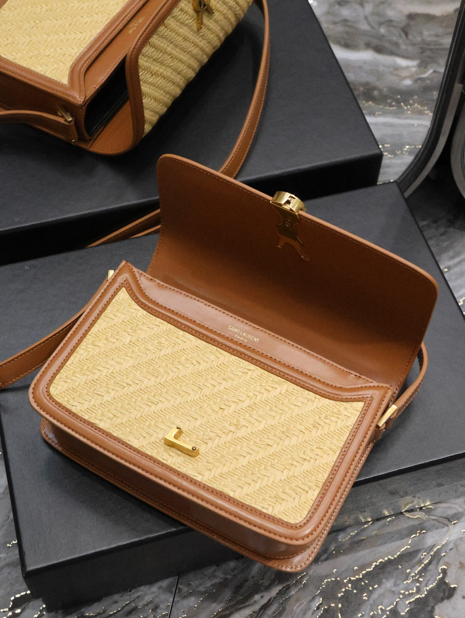 YSL SOLFERINO MEDIUM SATCHEL IN RAFFIA AND VEGETABLE-TANNED LEATHER NATURAL SAND AND BRICK 9.8 X 6.7 X 2 INCHES - Image 9