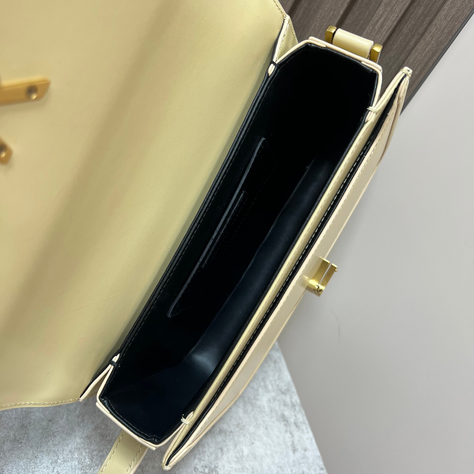YSL SOLFERINO MEDIUM SATCHEL IN BOX SAINT LAURENT YELLOW 9.1 X 6.3 X 2.4 INCHES - Image 9