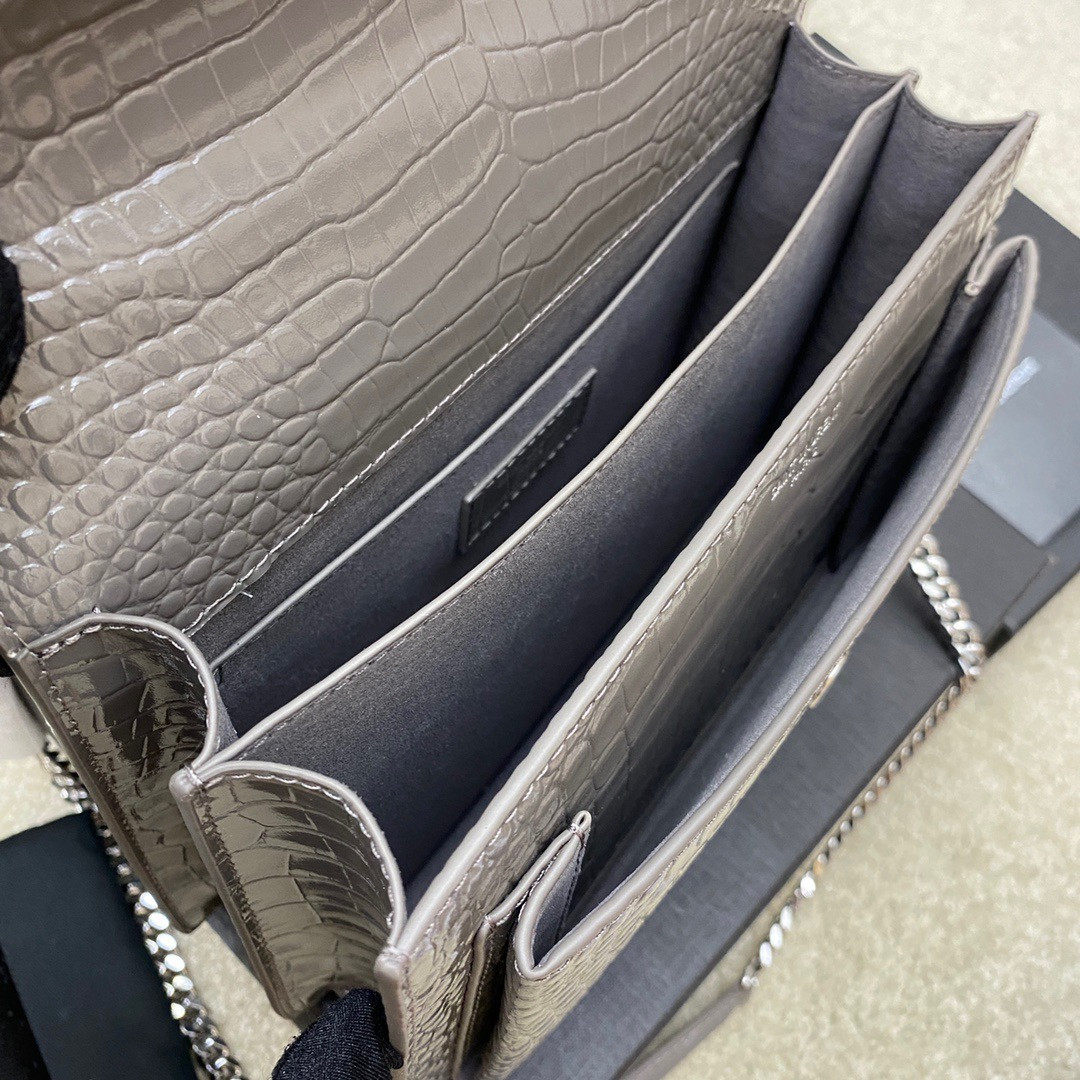 YSL SUNSET MEDIUM IN CROCODILE-EMBOSSED LEATHER GRAY(22*16*6.5cm) - Image 8