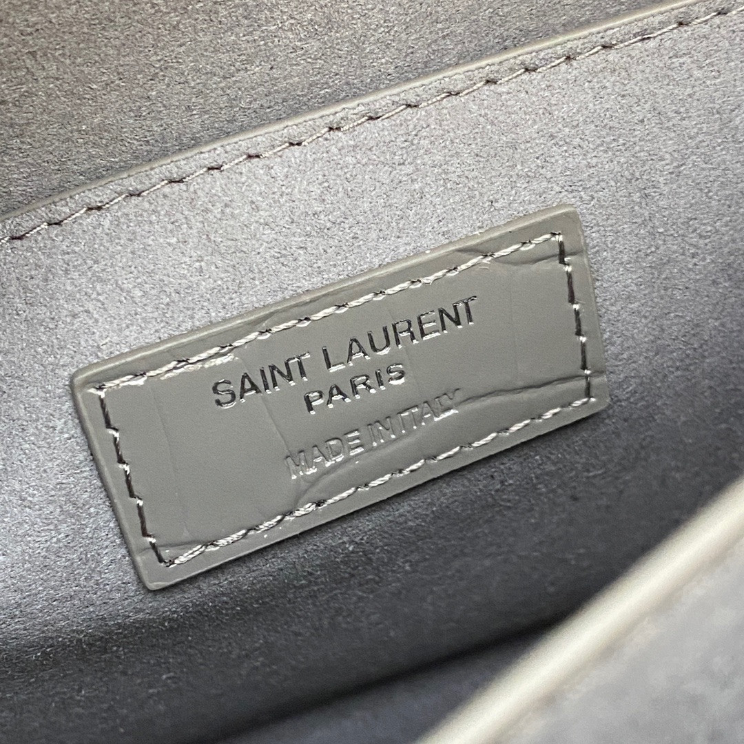 YSL SUNSET MEDIUM IN CROCODILE-EMBOSSED LEATHER GRAY(22*16*6.5cm) - Image 9
