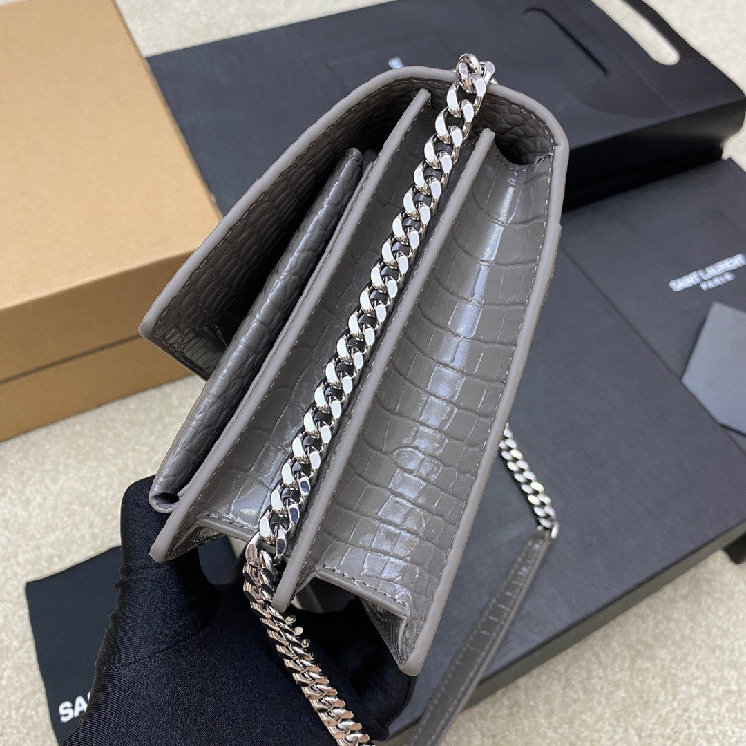 YSL SUNSET MEDIUM IN CROCODILE-EMBOSSED LEATHER GRAY(22*16*6.5cm) - Image 10
