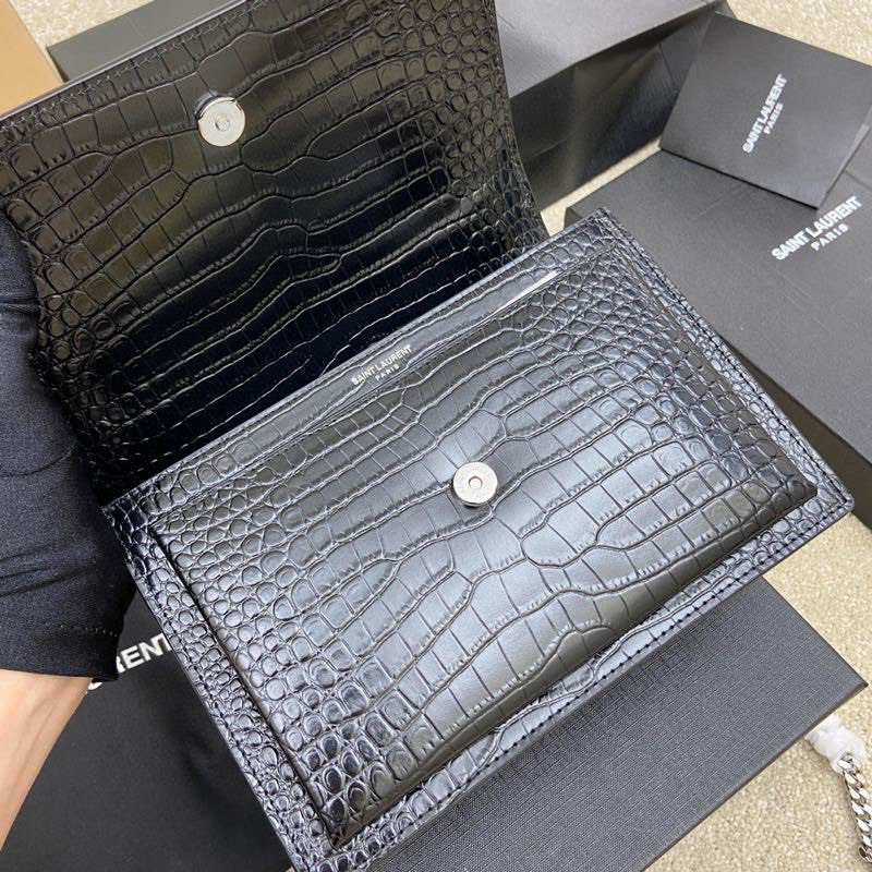 YSL SUNSET MEDIUM IN CROCODILE-EMBOSSED LEATHER 8 X 6.2 X 2.5 INCHES - Image 6