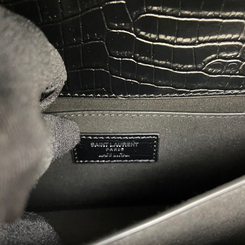 YSL SUNSET MEDIUM IN CROCODILE-EMBOSSED LEATHER 8 X 6.2 X 2.5 INCHES - Image 10