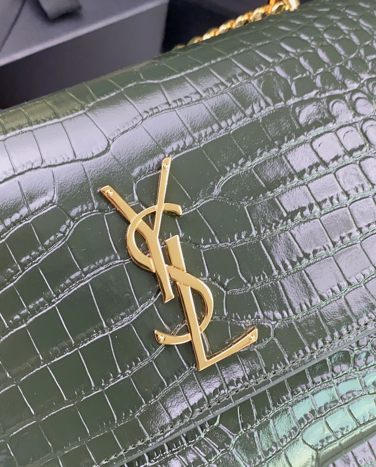 YSL SUNSET MEDIUM IN CROCODILE-EMBOSSED LEATHER MINT (22*16*6.5cm) - Image 7