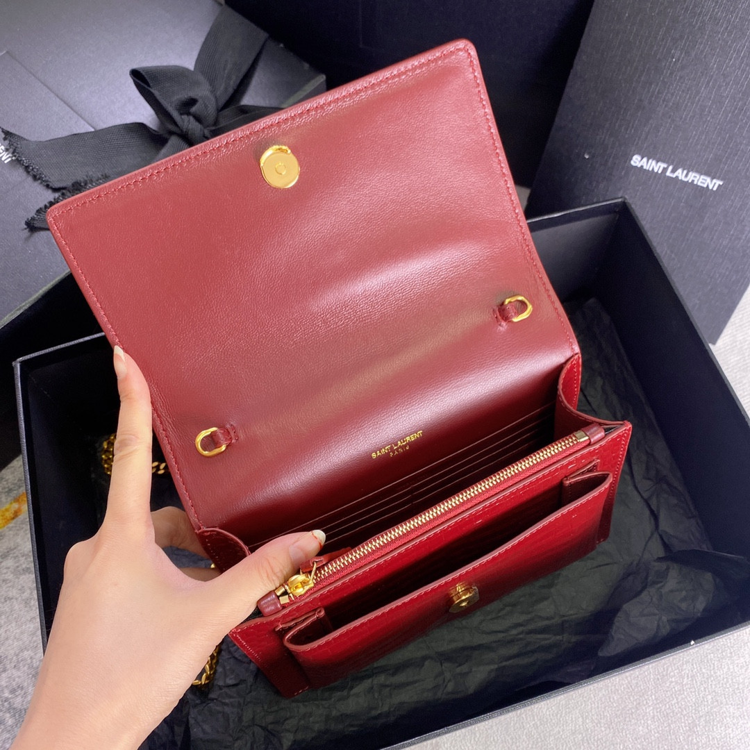 YSL SUNSET CHAIN WALLET IN CROCODILE-EMBOSSED SHINY LEATHER RED 7.4 X 5.5 X 2.1 INCHES - Image 9