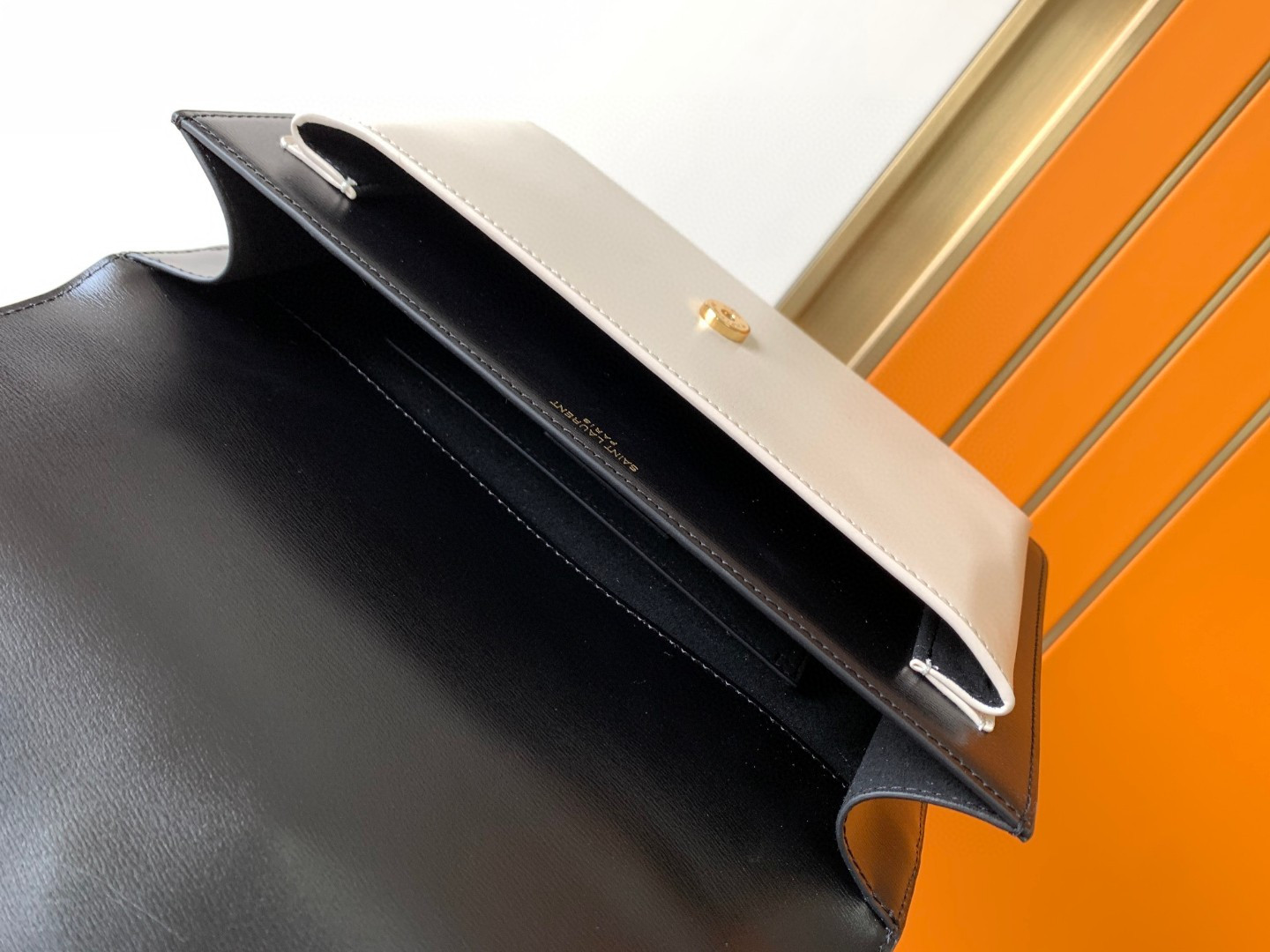YSL SUNSET LARGE IN SMOOTH LEATHER BLACK WHITE 10.6 X 7 X 3.1 INCHES - Image 9