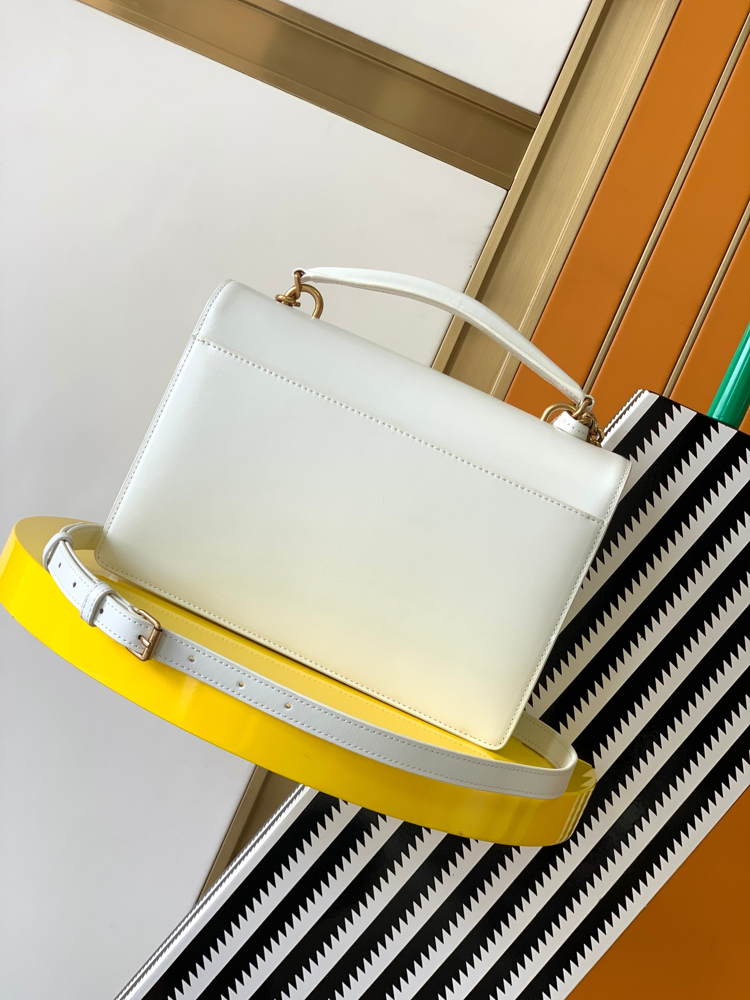 YSL SUNSET LARGE IN SMOOTH LEATHER WHITE 10.6 X 7 X 3.1 INCHES - Image 4