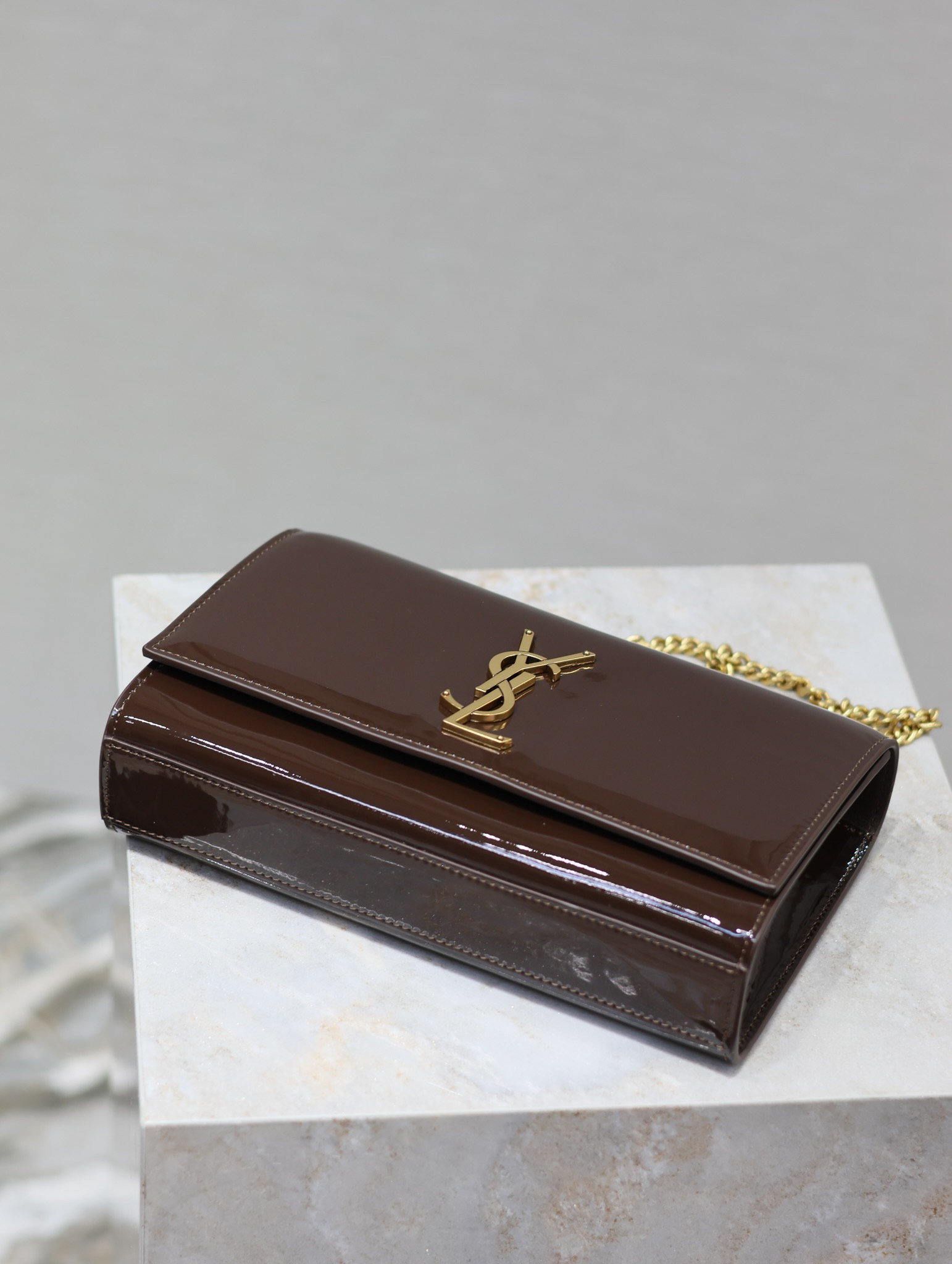 YSL KATE MEDIUM IN SHINY LEATHER BROWN 9.4 X 5.7 X 2.1 INCHES - Image 8