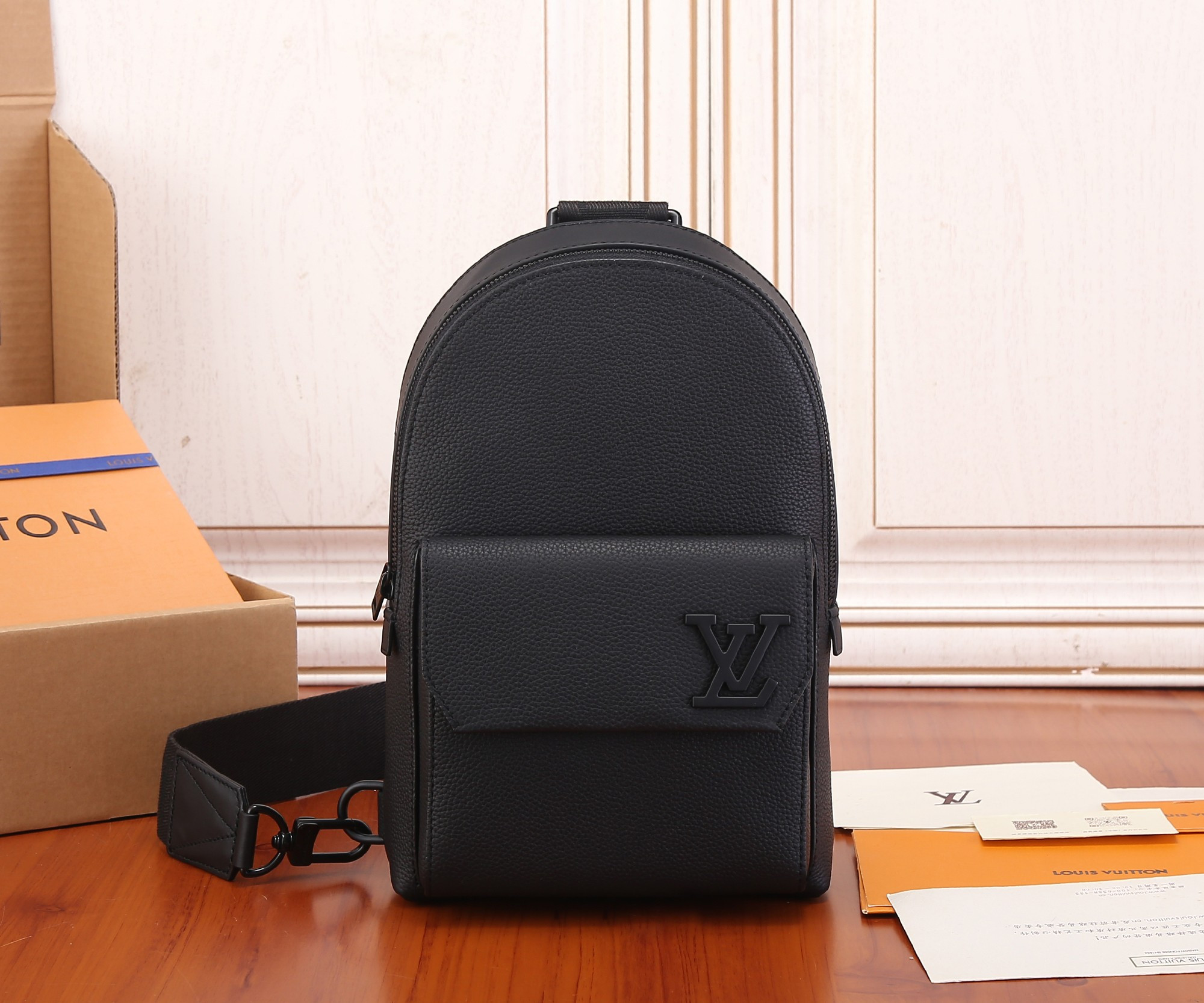 LV Outdoor Backpack M12624 44x19x31cm
