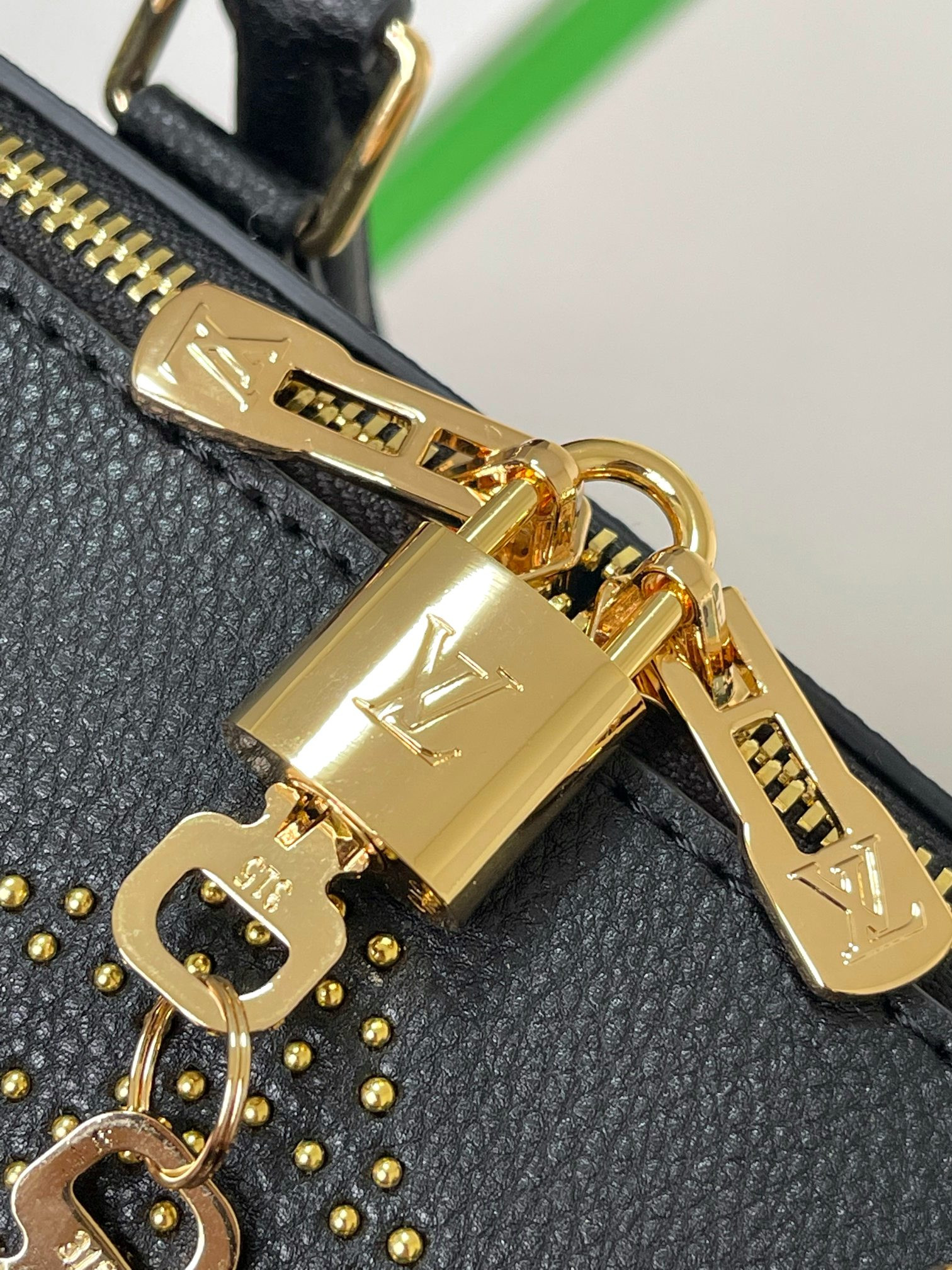 LV M46736 Speedy Bandoulière 25 9.8 x 7.5 x 5.9 inches - Image 6