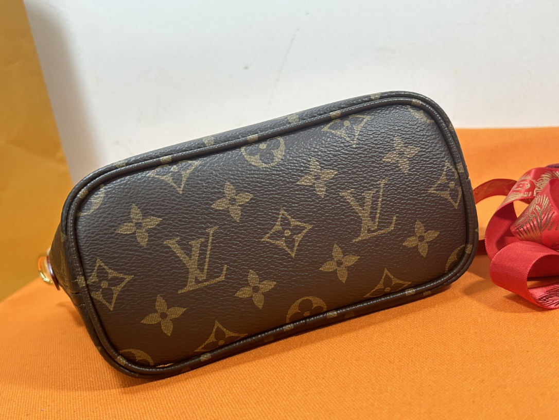 LV M46701 neverfull bb 9.4 x 5.5 x 3.5 inches - Image 4