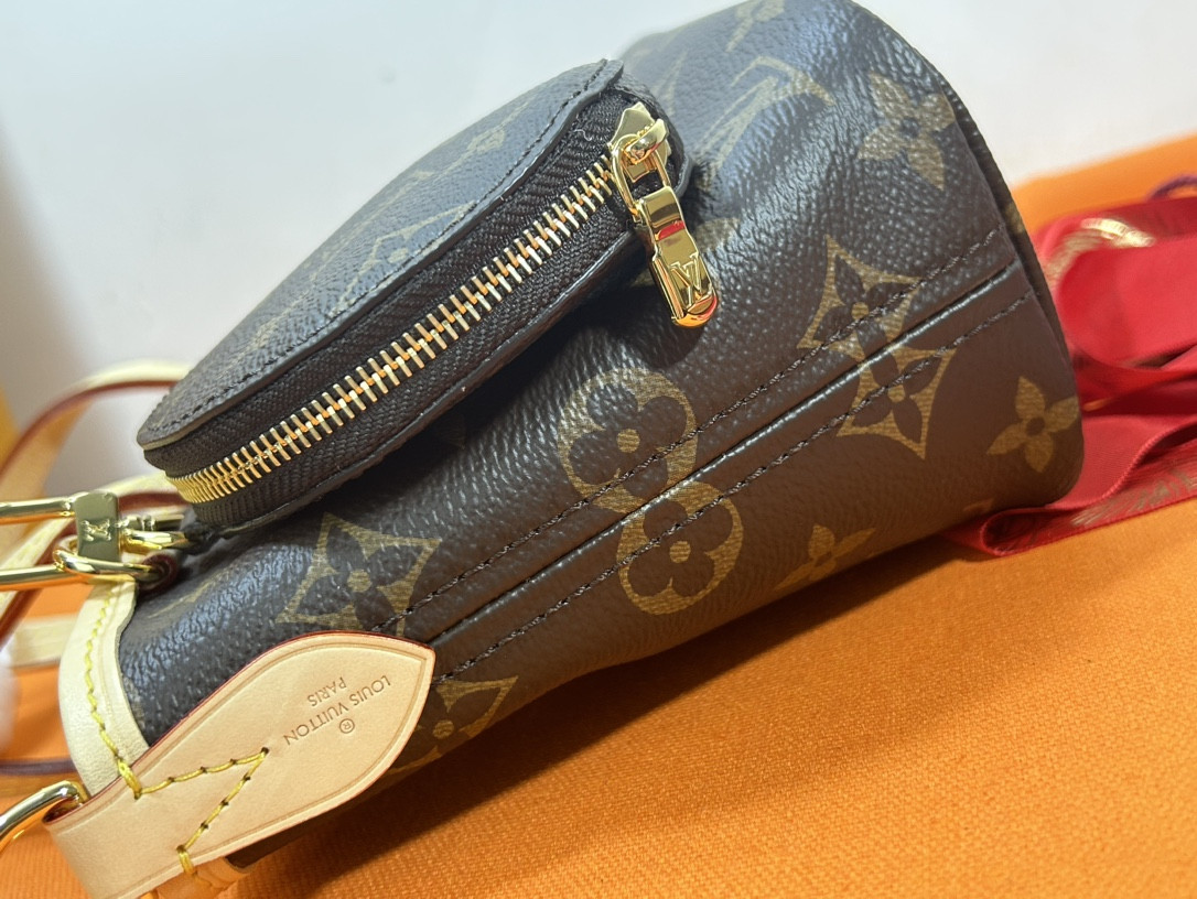 LV M46701 neverfull bb 9.4 x 5.5 x 3.5 inches - Image 5