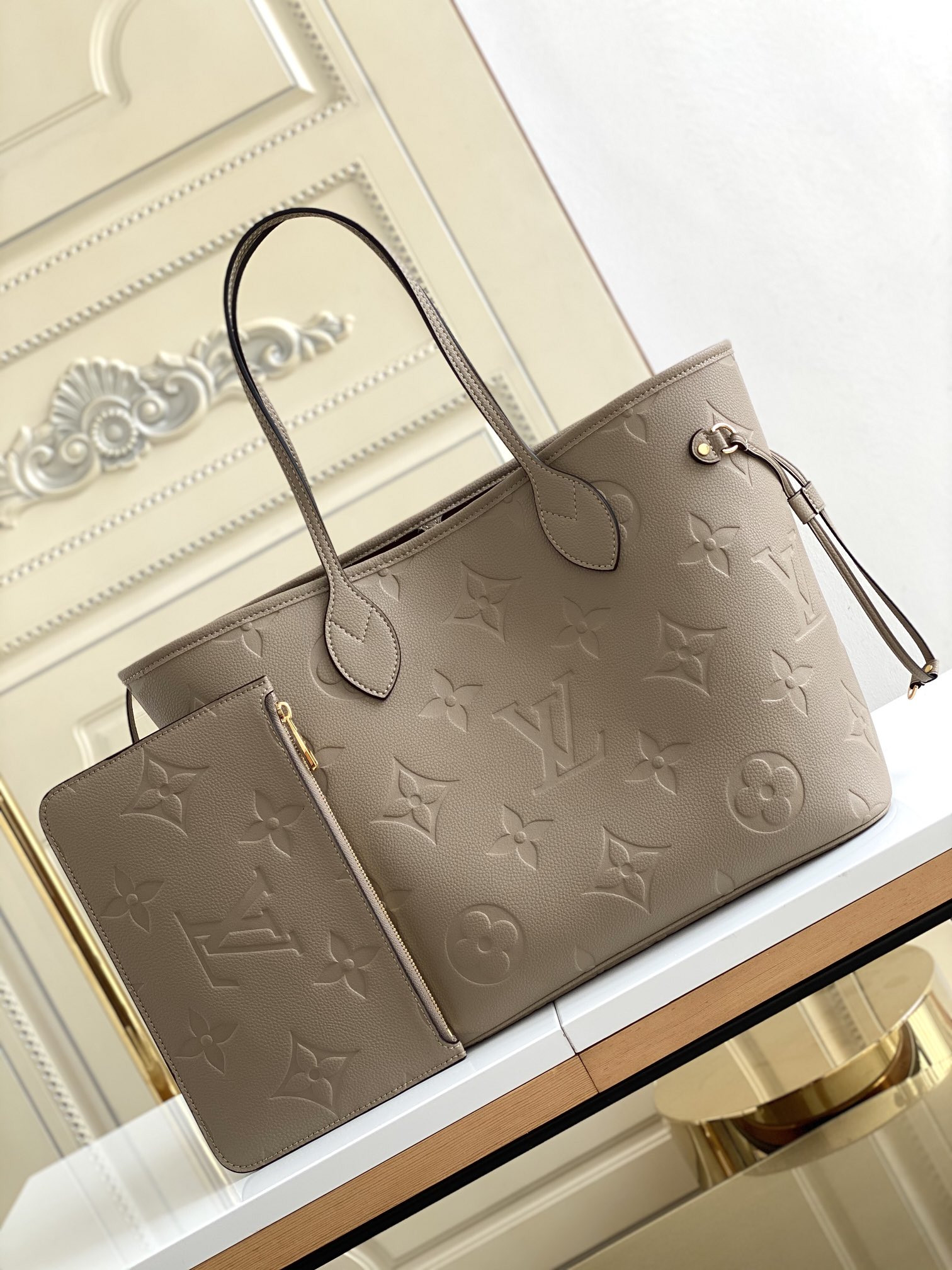 LV M45685 Neverfull MM 12.6 x 11.4 x 6.7 inches Without Box