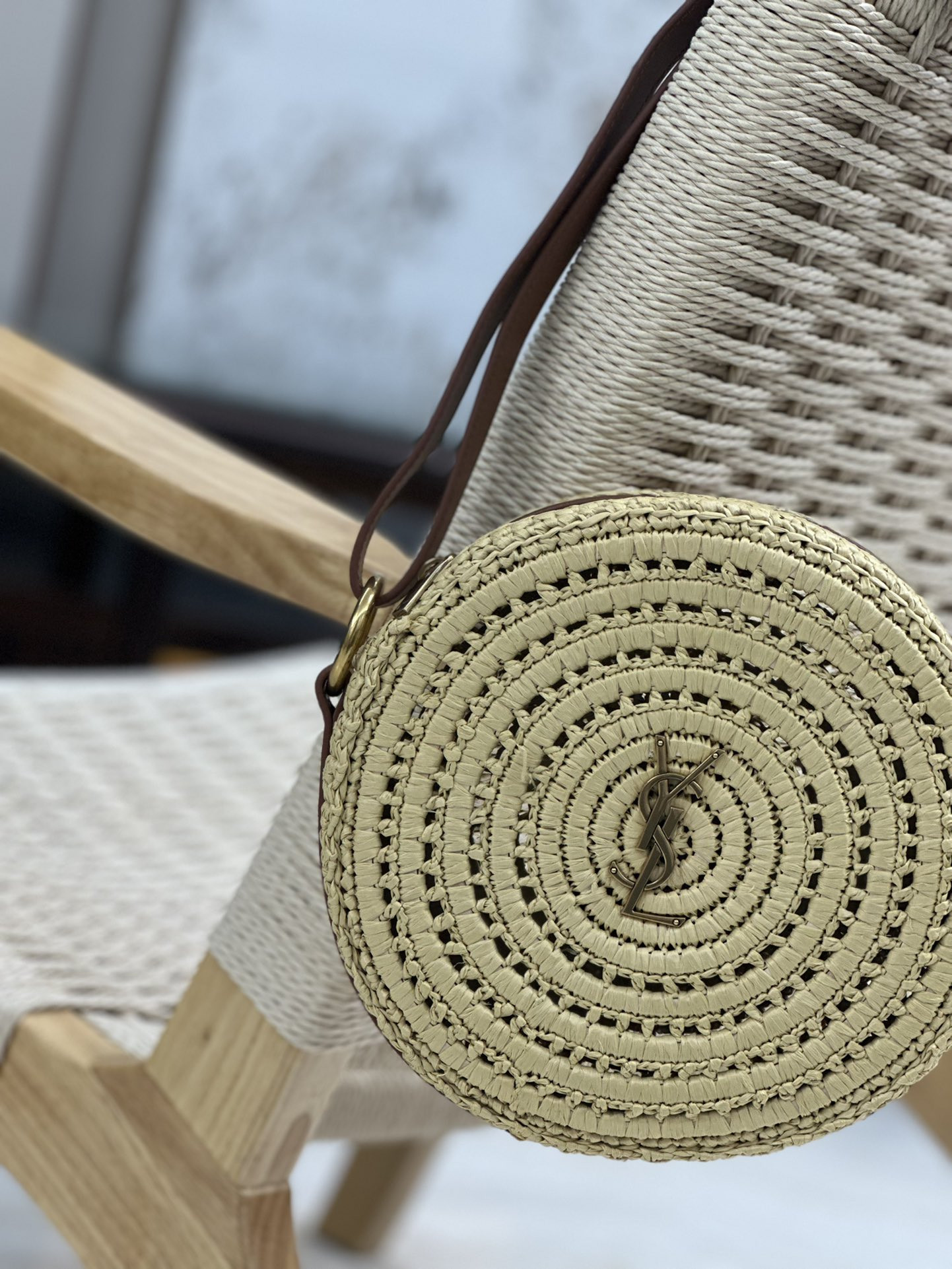 YSL ROUND BAG IN RAFFIA AND VEGETABLE-TANNED LEATHER Color Natural - Image 5