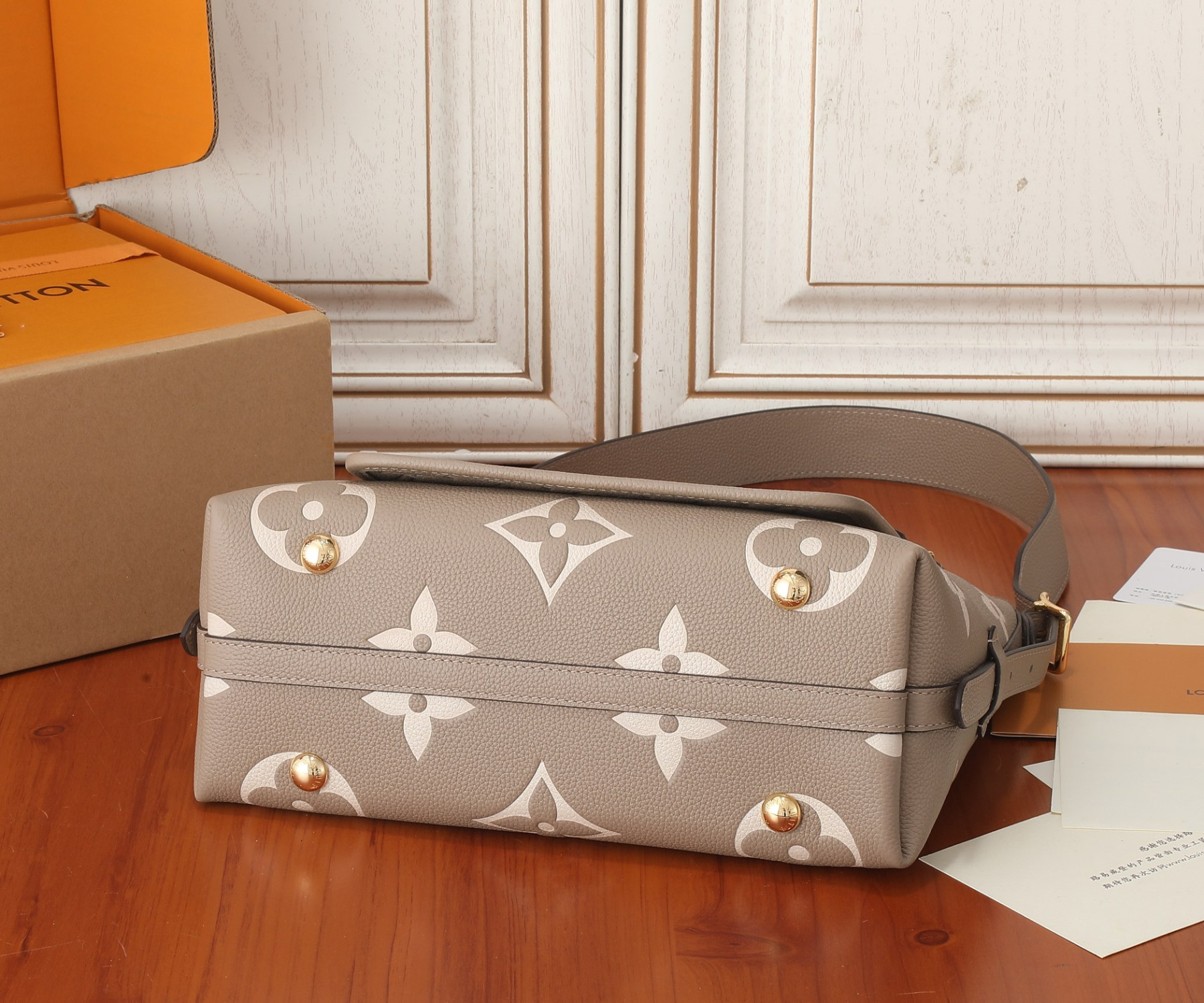 LV CarryAll PM M47180 11.6x9.4x4.7 inches - Image 8