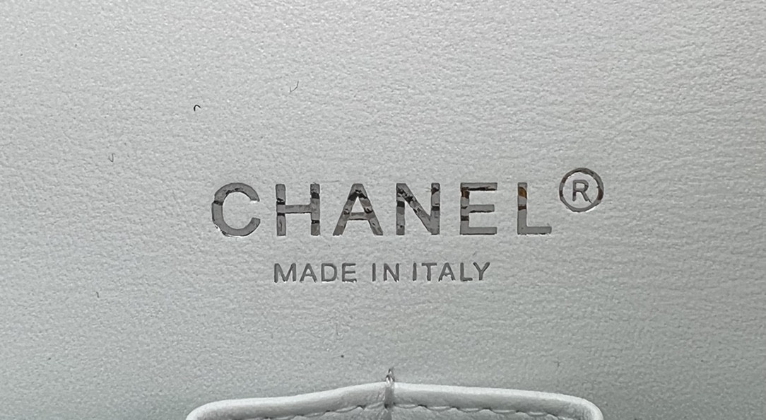 CHANEL MINI CLASSIC 11.12 HANDBAG Tweed Silver-Tone Metal 4.7 * 7.8 * 2.3 in - Image 9