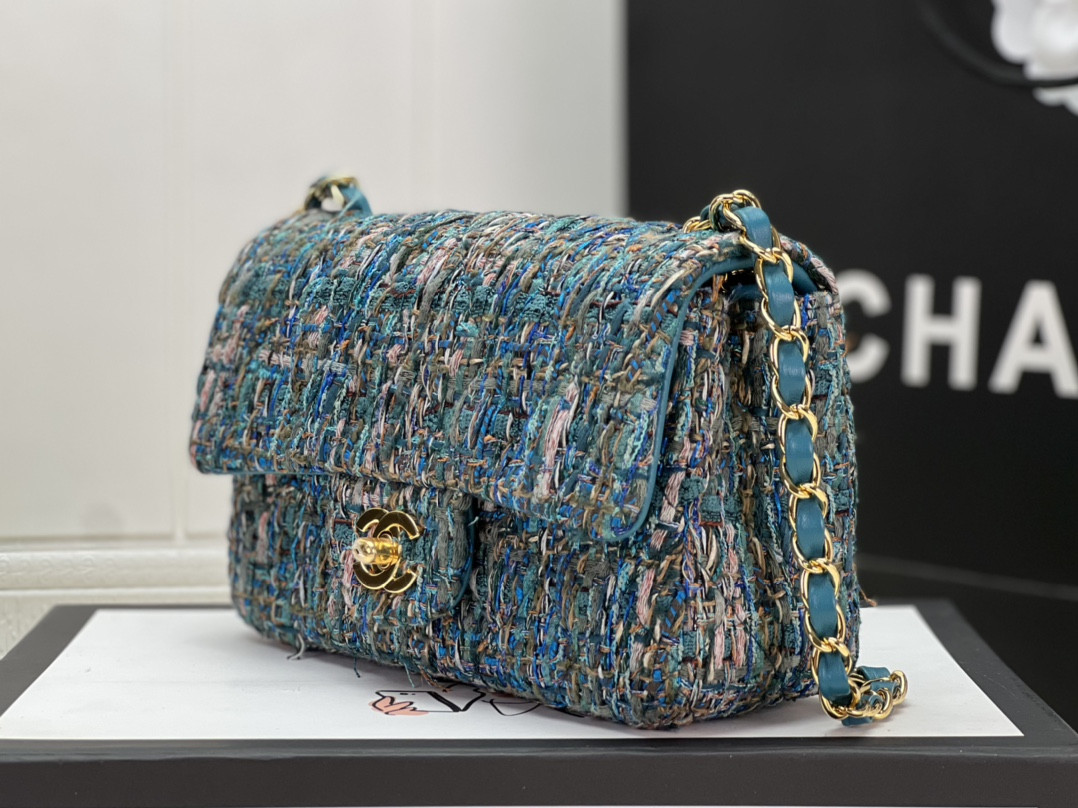 CHANEL MINI CLASSIC 11.12 HANDBAG Tweed Gold-Tone Metal 4.7 * 7.8 * 2.3 in - Image 3