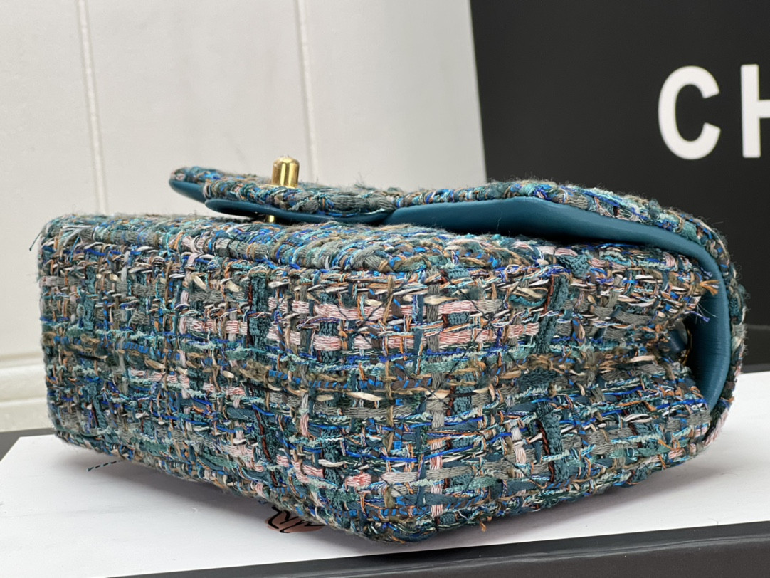 CHANEL MINI CLASSIC 11.12 HANDBAG Tweed Gold-Tone Metal 4.7 * 7.8 * 2.3 in - Image 7