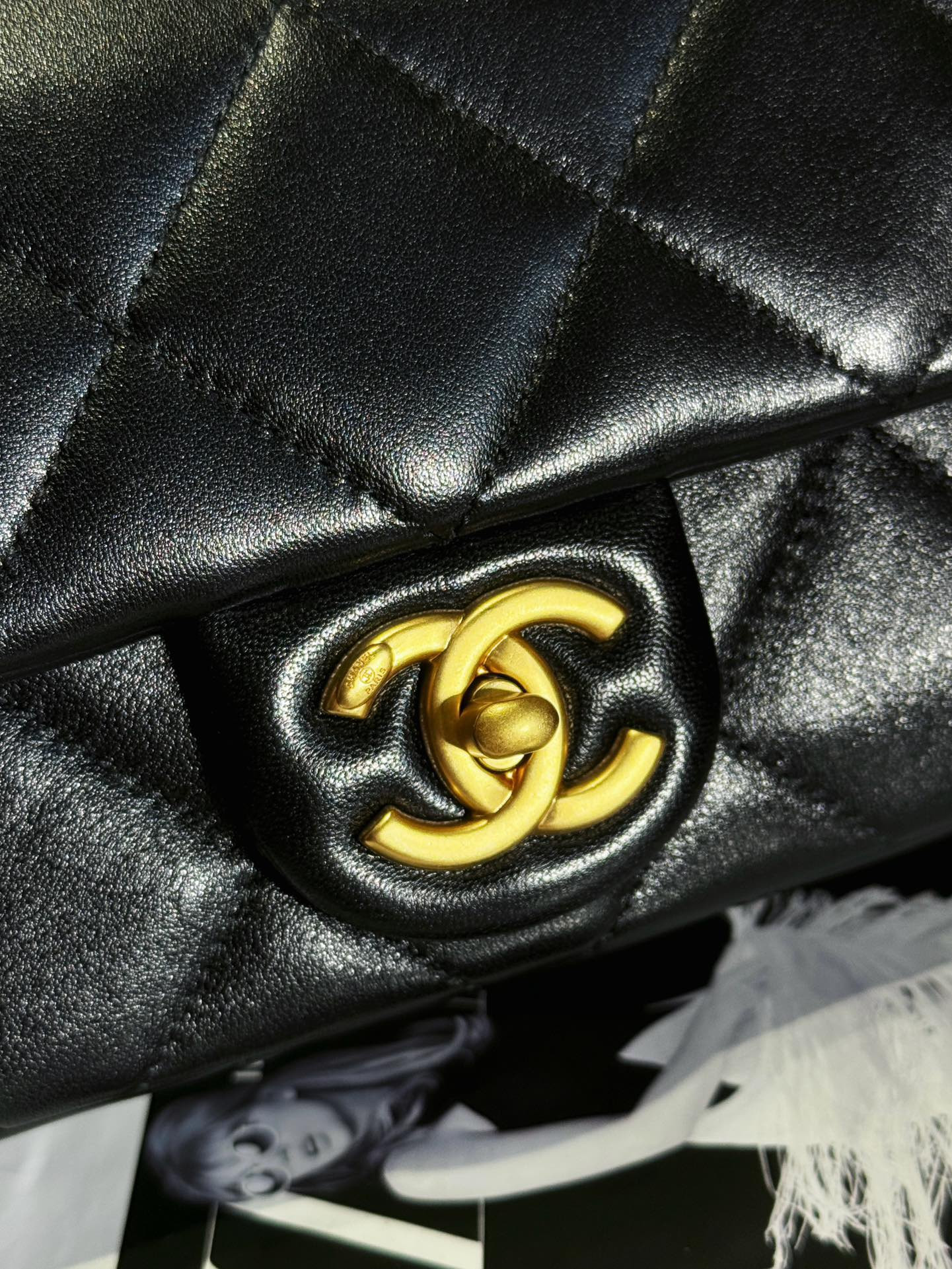CHANEL CLASSIC HANDBAG Pearl Chain 13x20.5x6.5cm - Image 8