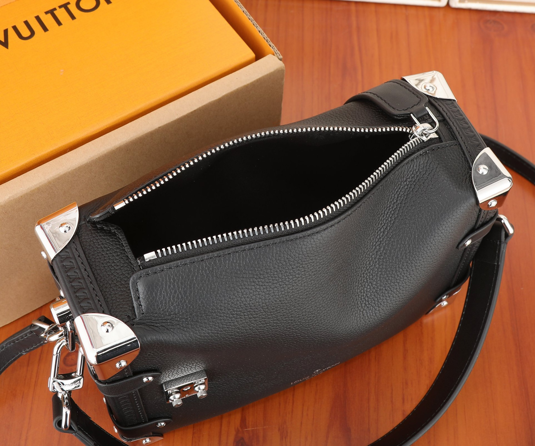 LV Side Trunk MM M25160(21*14*6cm) - Image 9