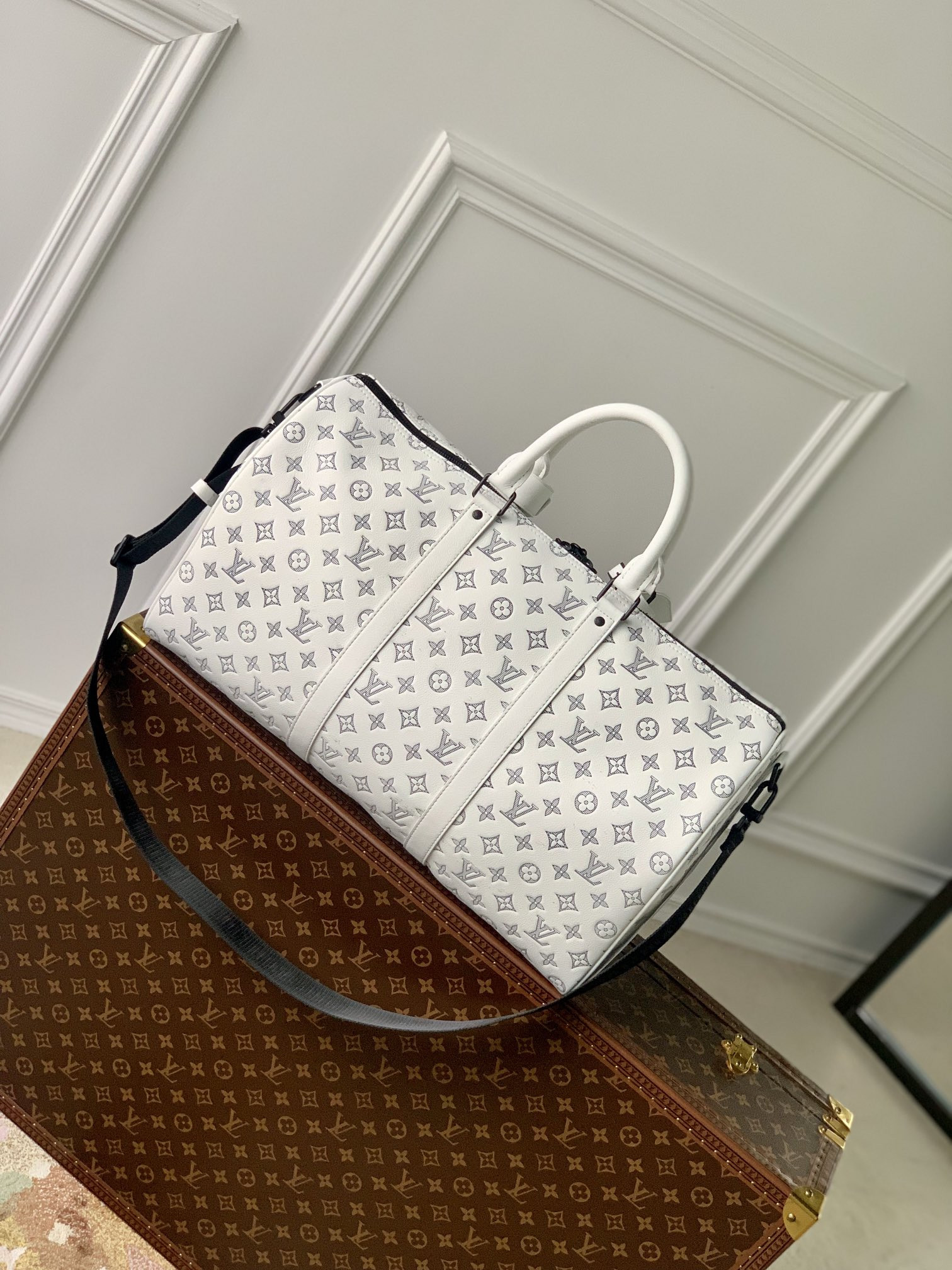 LV Keepall Bandoulière 50 M24954 19.7 x 11.4 x 9.1 inches - Image 3
