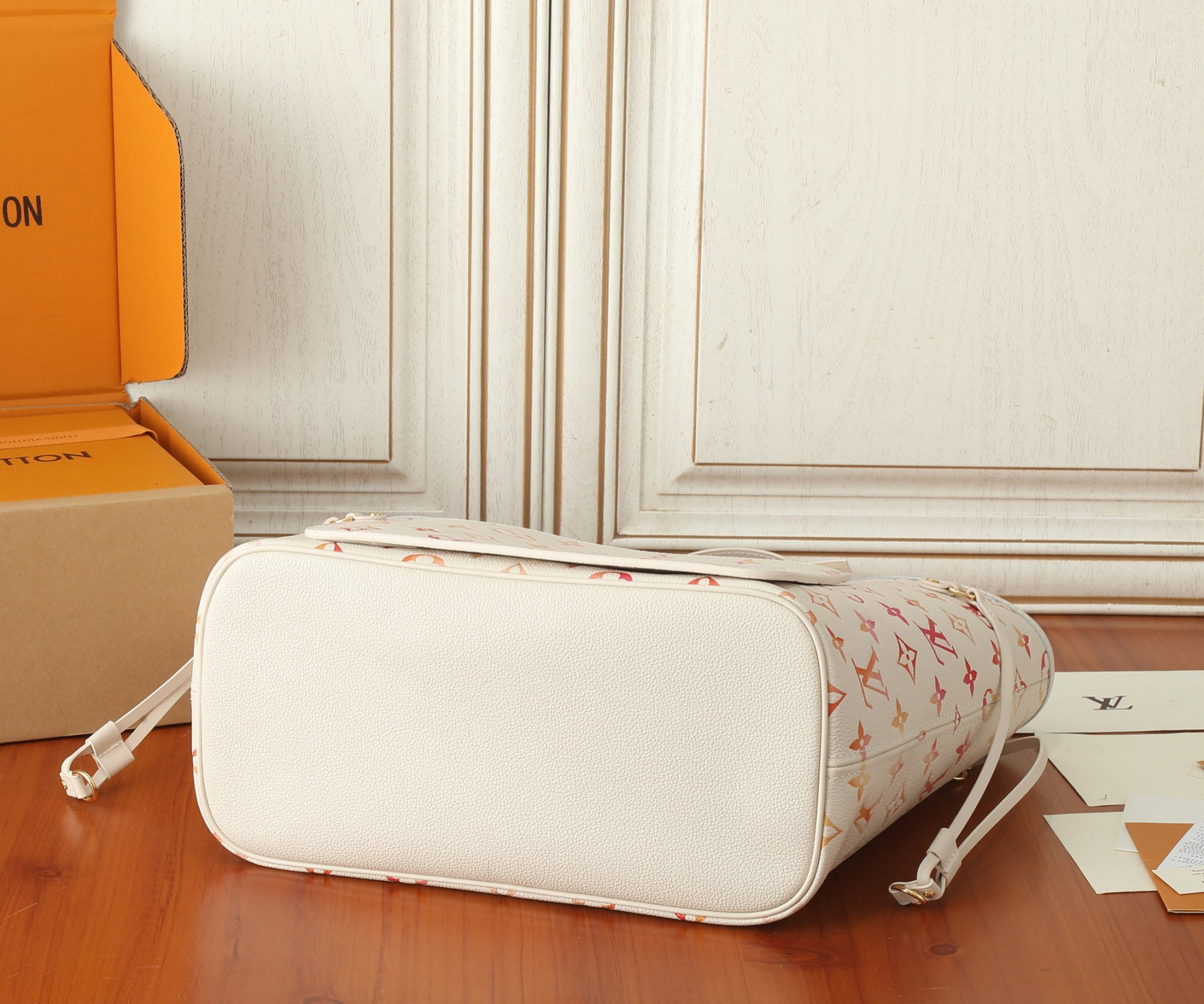 LV Neverfull MM M47080 12.2 x 11 x 5.5 in Without Box - Image 5