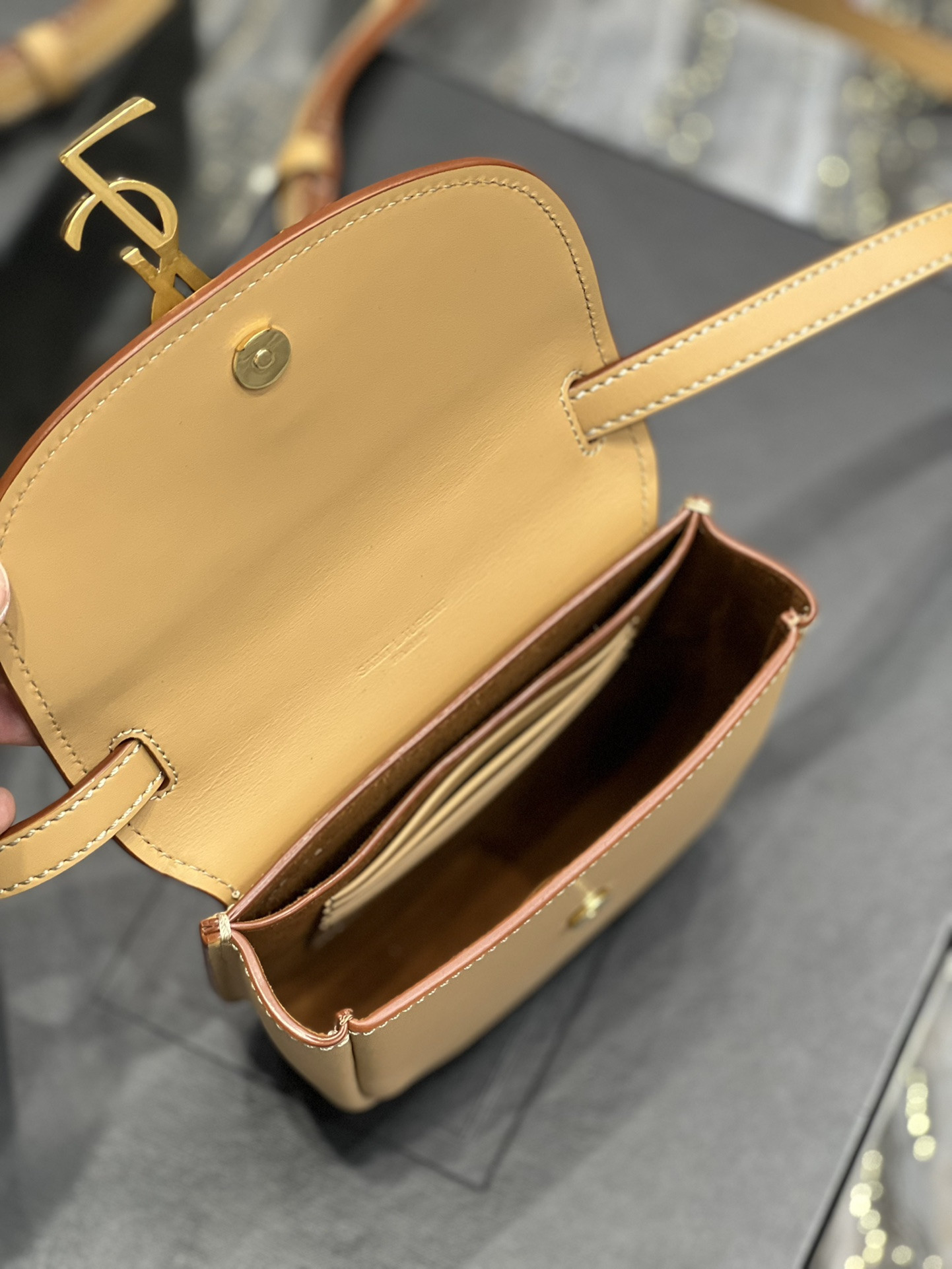 YSL KAIA SMALL SATCHEL IN SMOOTH LEATHER 15x14x4.5cm - Image 9