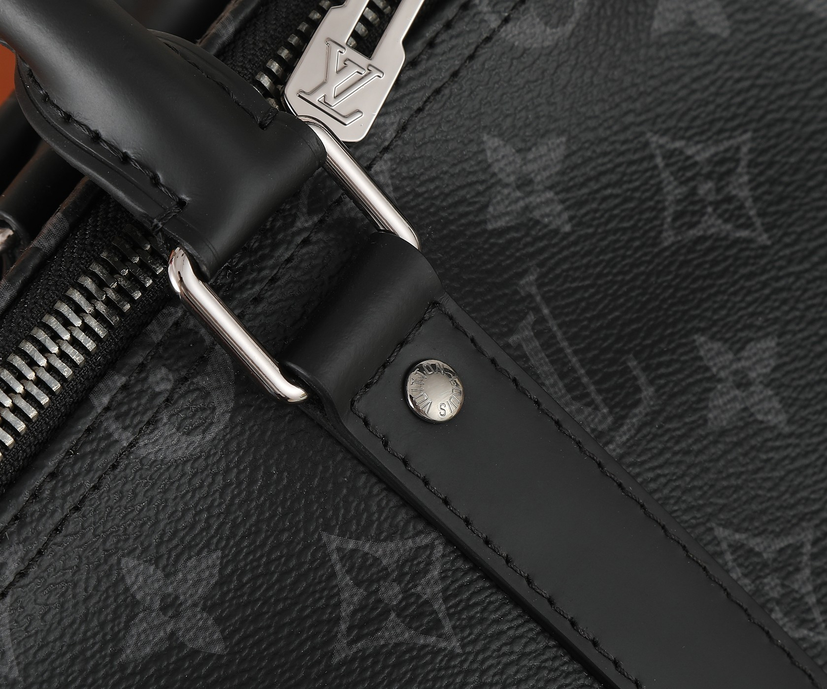 Louis Vuitton Keepall Bandoulière 45 M40569 - Image 17