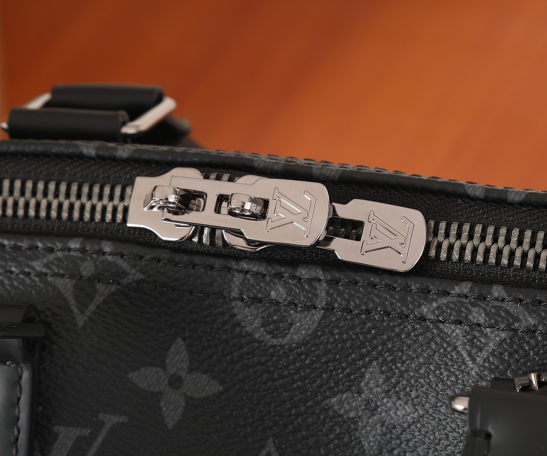 Louis Vuitton Keepall Bandoulière 45 M40569 - Image 9