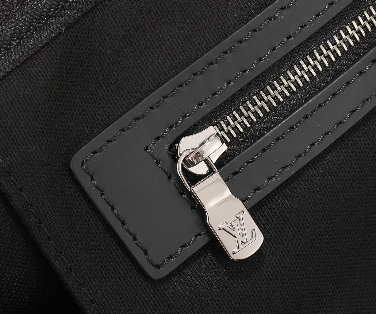 Louis Vuitton Keepall Bandoulière 50 M45604 50 x 29 x 23 cm - Image 10
