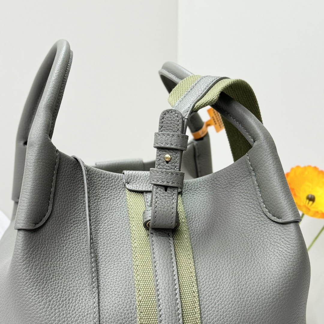 Loro Piana Large Bale Bag Grained Calfskin 24 x 20 x 27 cm - Image 6