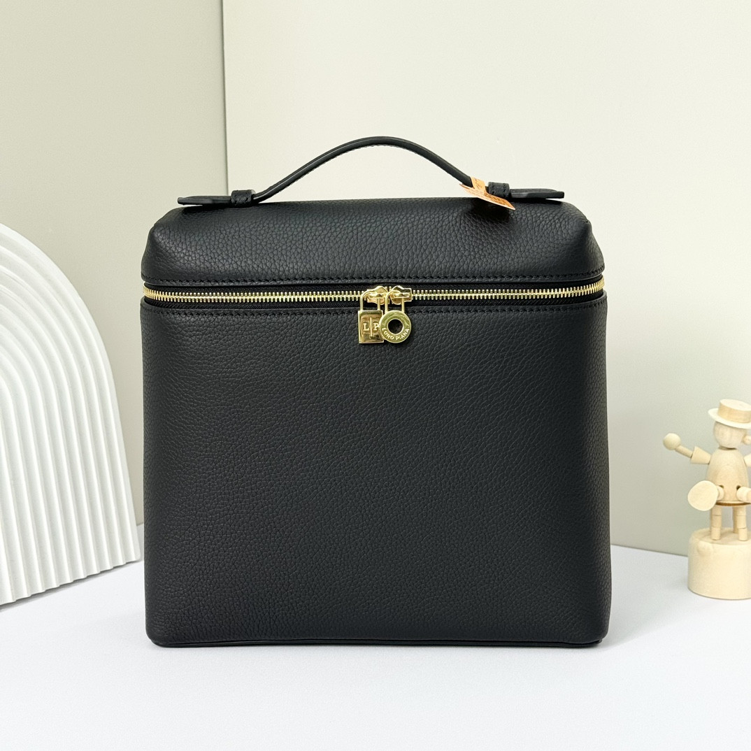 Loro Piana Extra Pocket backpack L23.5 Grained Calfskin 23 x 21 x 8 cm - Image 2