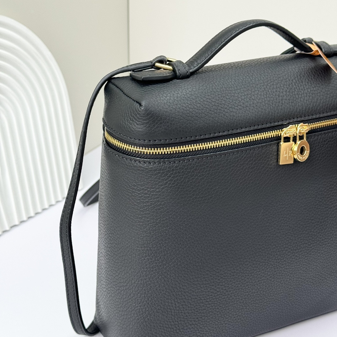Loro Piana Extra Pocket backpack L23.5 Grained Calfskin 23 x 21 x 8 cm - Image 7