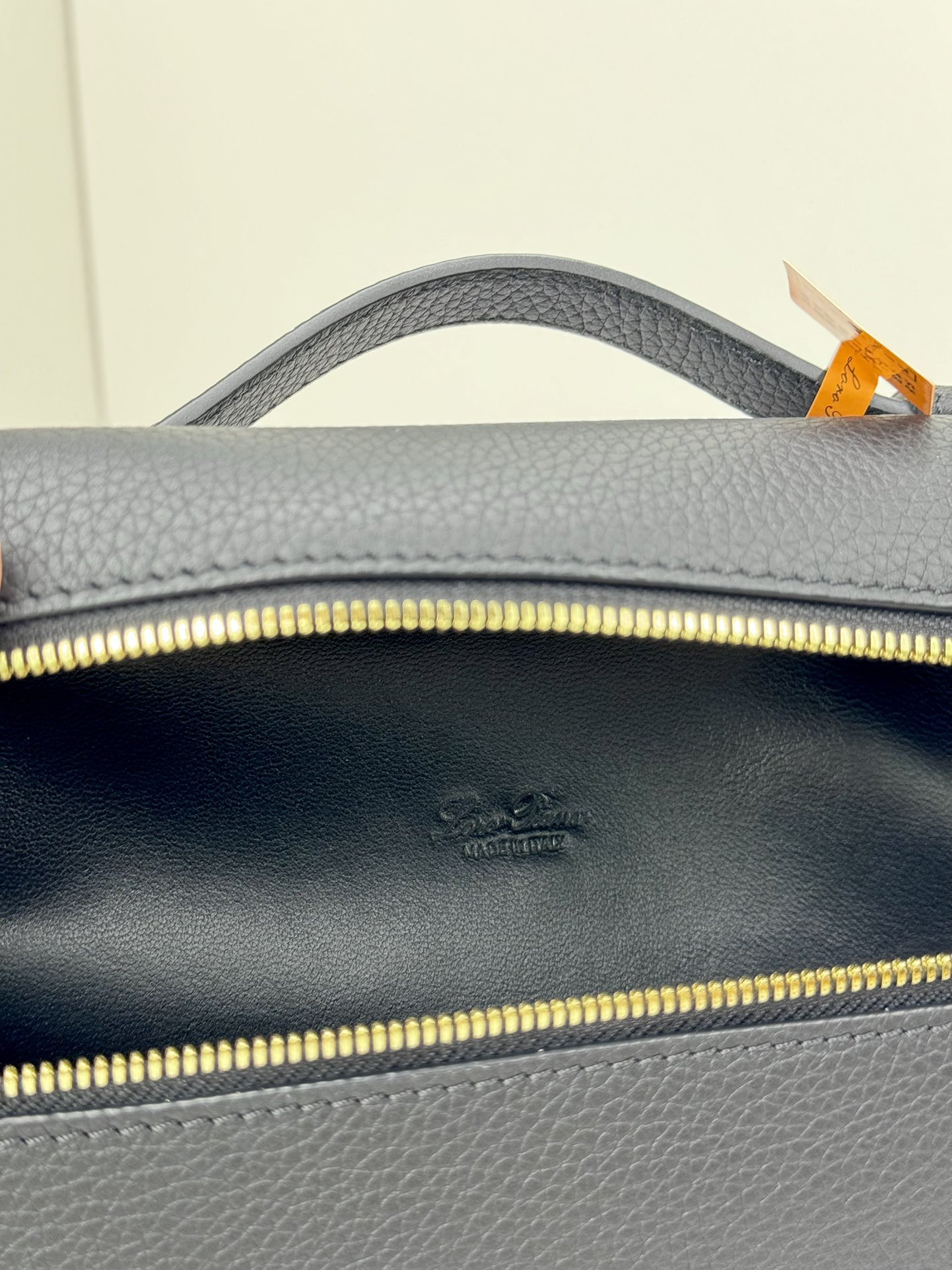 Loro Piana Extra Pocket backpack L23.5 Grained Calfskin 23 x 21 x 8 cm - Image 9