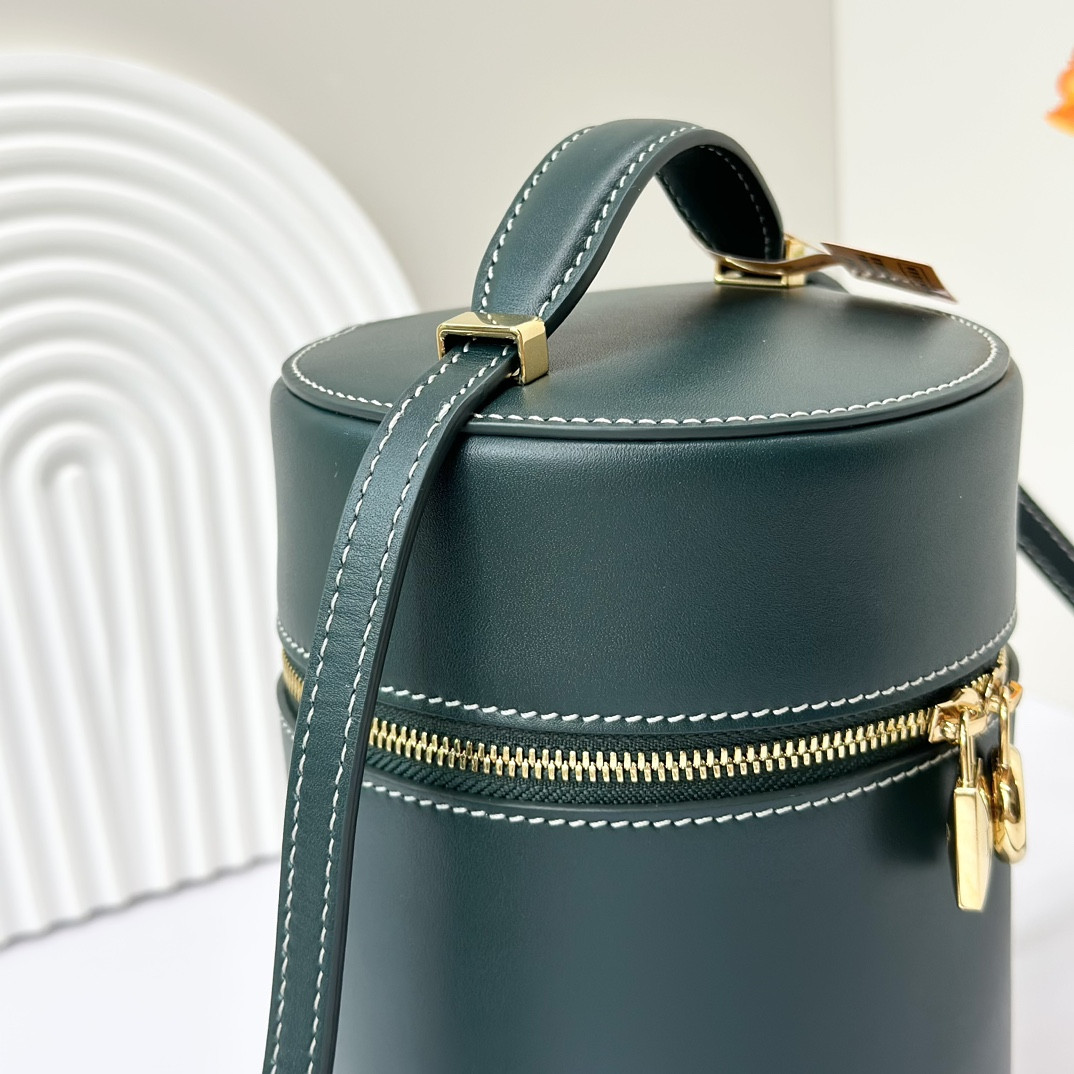 Loro Piana Extra Case Smooth Calfskin 12 x16 x12cm - Image 7