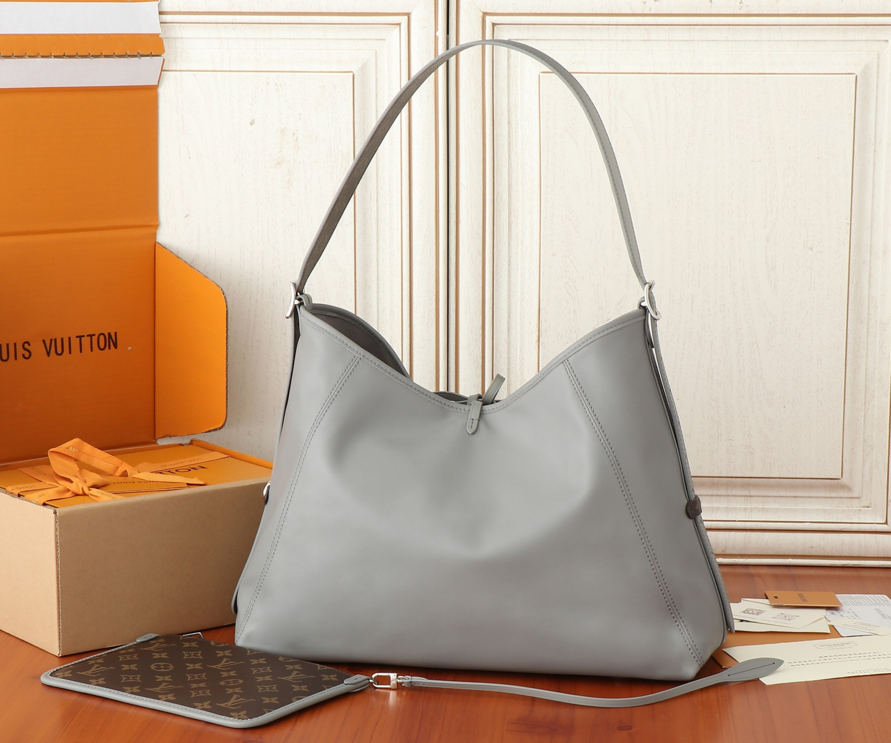 LV CarryAll Dark M12583 (39*30*15cm) - Image 4