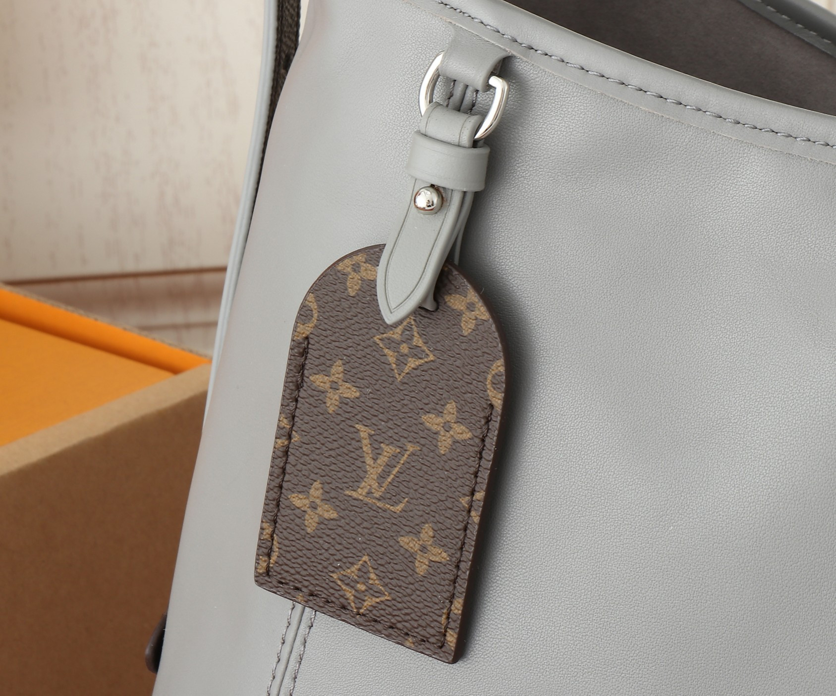 LV CarryAll Dark M12583 (39*30*15cm) - Image 17